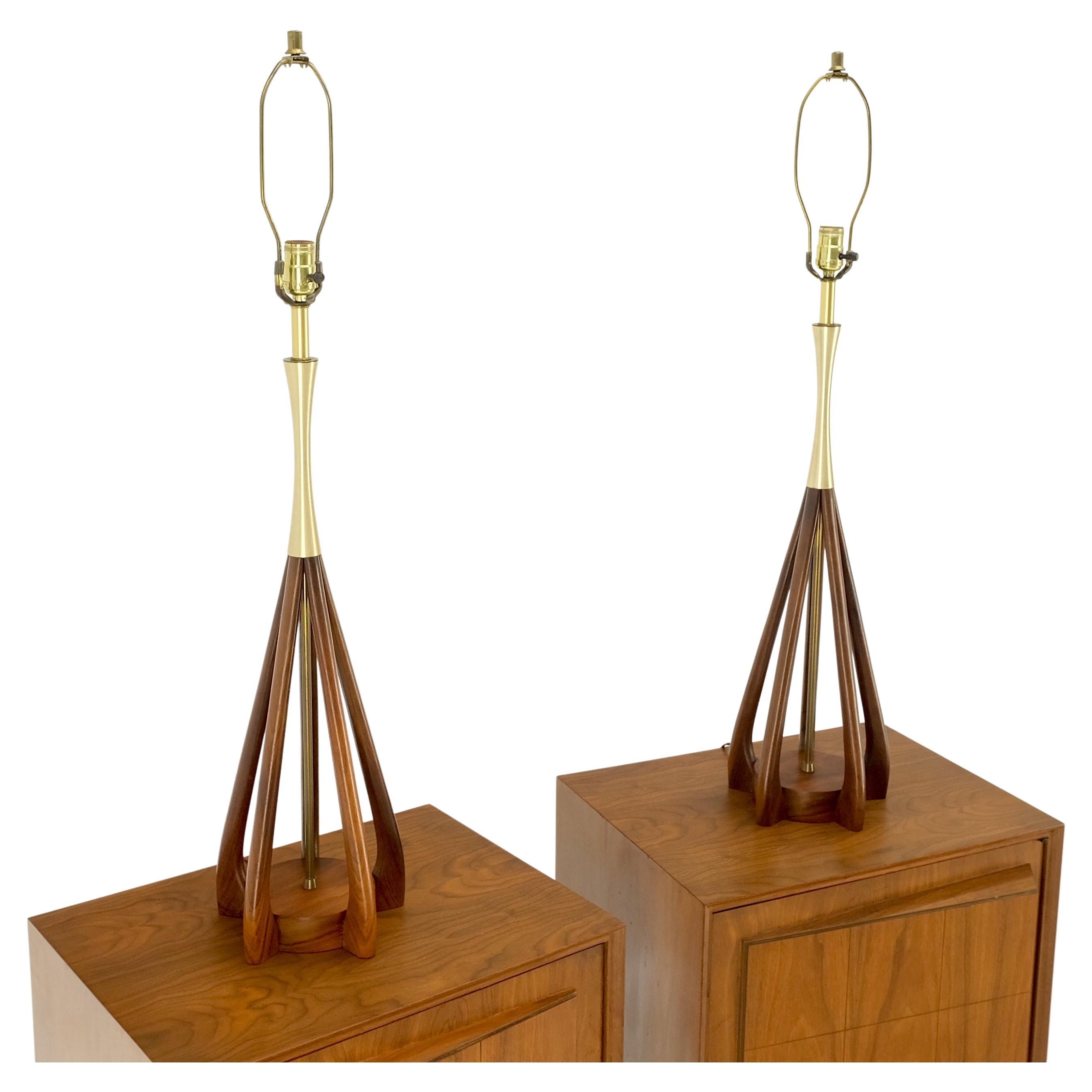 Pair Oiled Walnut Mid-Century Modern Carved Sculptured Table Lamps Pearsal Mint! For Sale 9