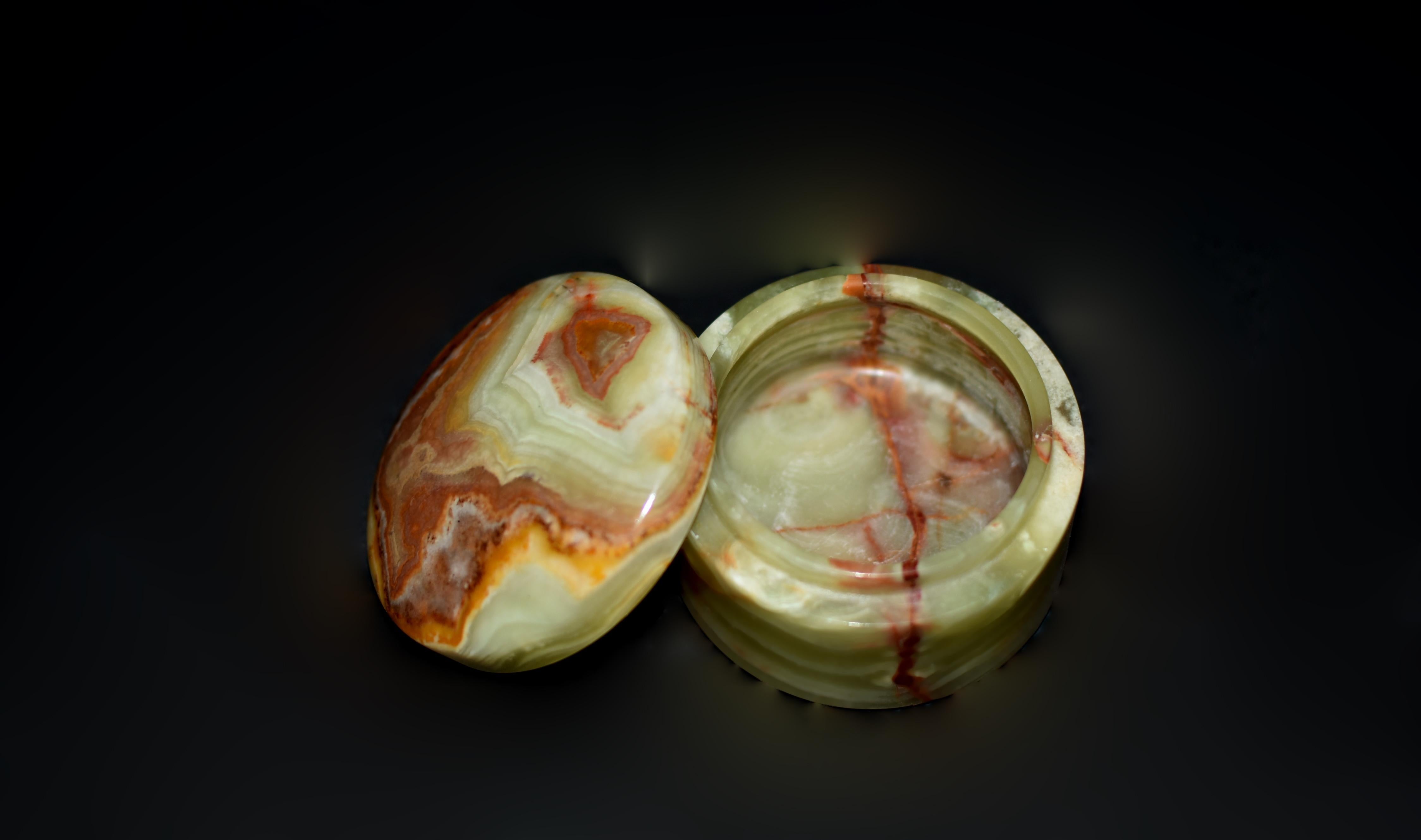 Polished Pair Onyx Round Boxes For Sale