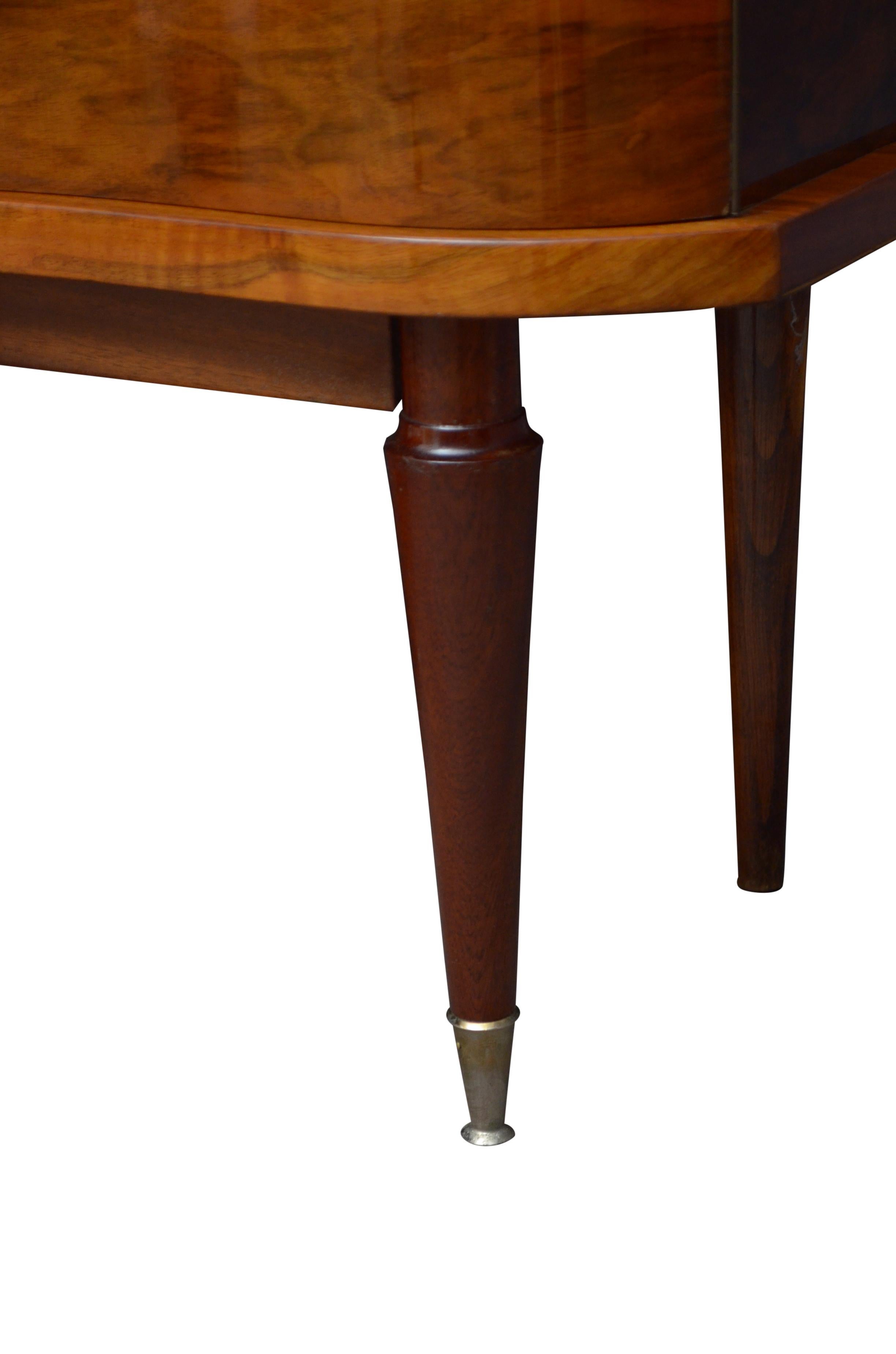 Pair of Figured Walnut Low Bedside Cabinets 4
