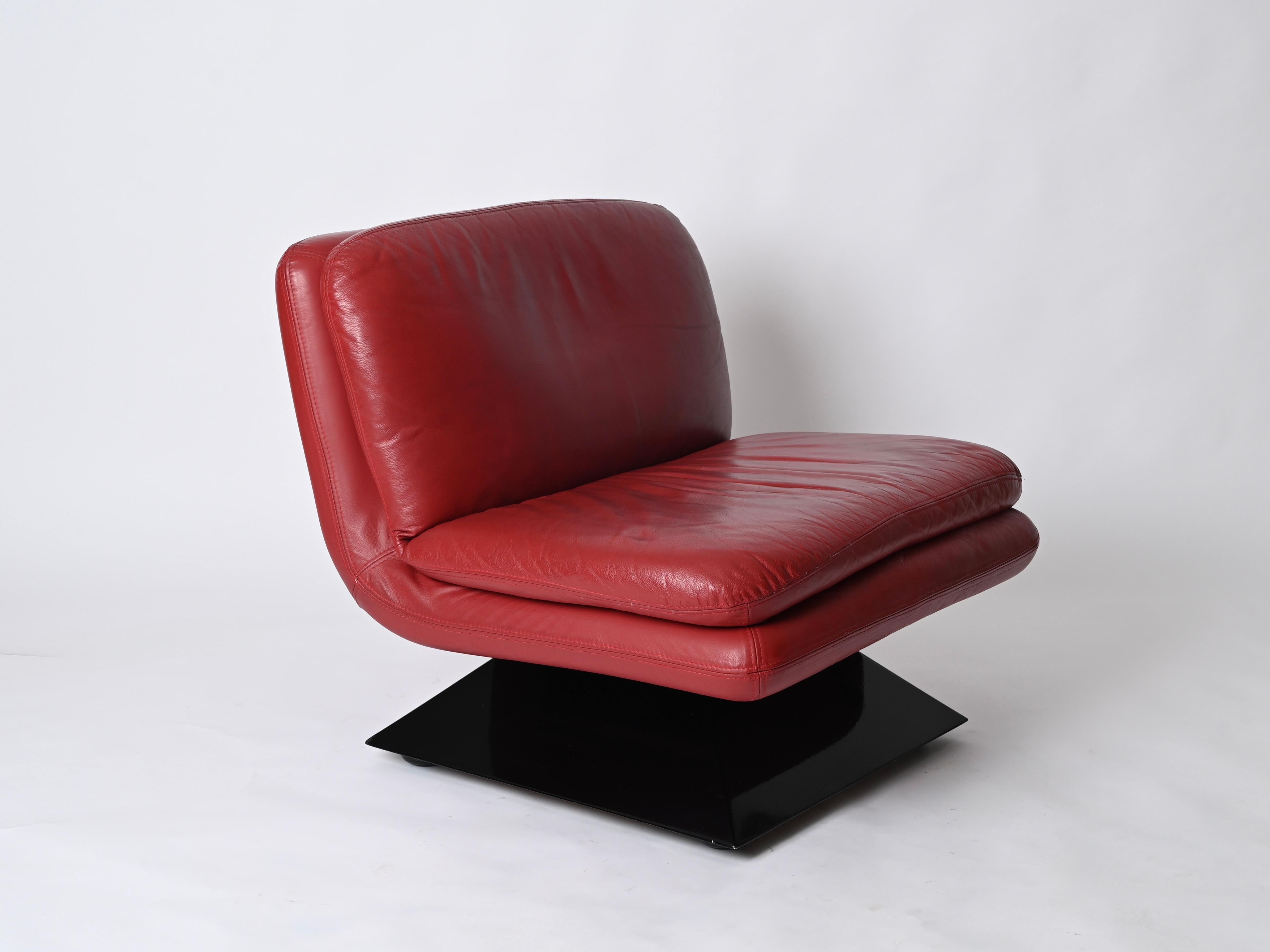 Pair or Maroon Full Grain Leather and Fiberglass Armchairs, Hans Von Klier, '70s For Sale 3