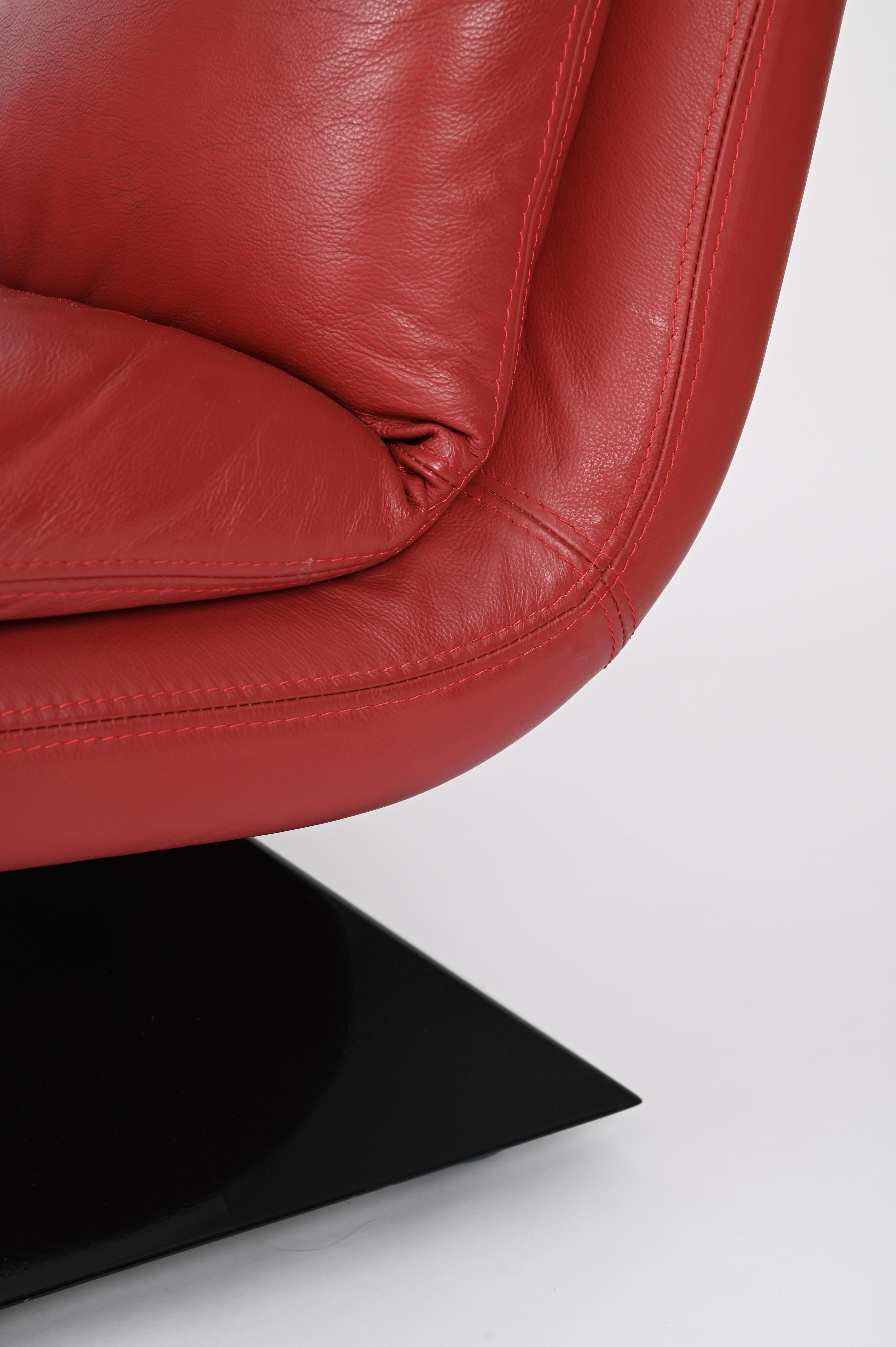 20th Century Pair or Maroon Full Grain Leather and Fiberglass Armchairs, Hans Von Klier, '70s For Sale