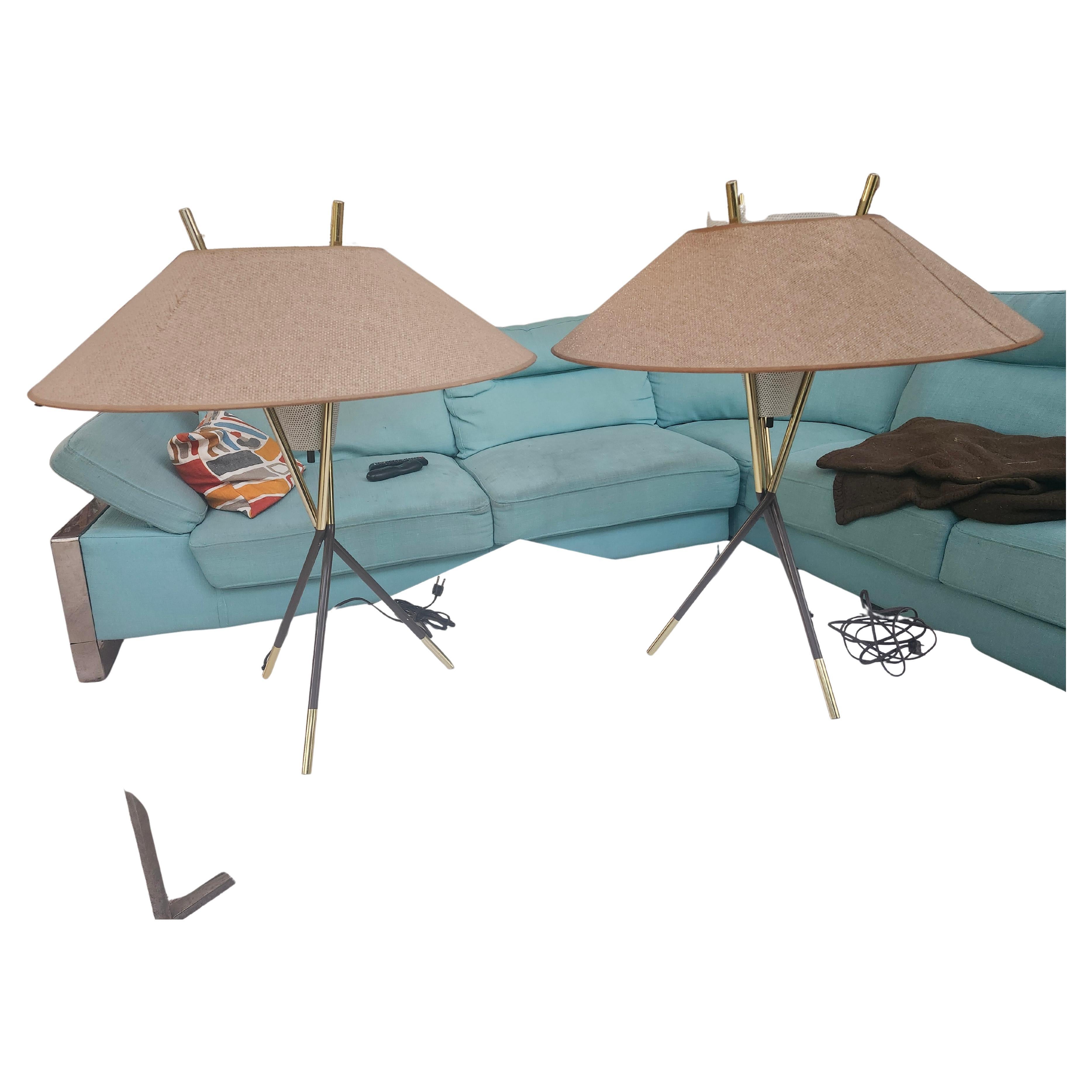 Paire de lampes de bureau triples de style mi-siècle moderne par Gerald Thurston pour Lightolier en vente 3