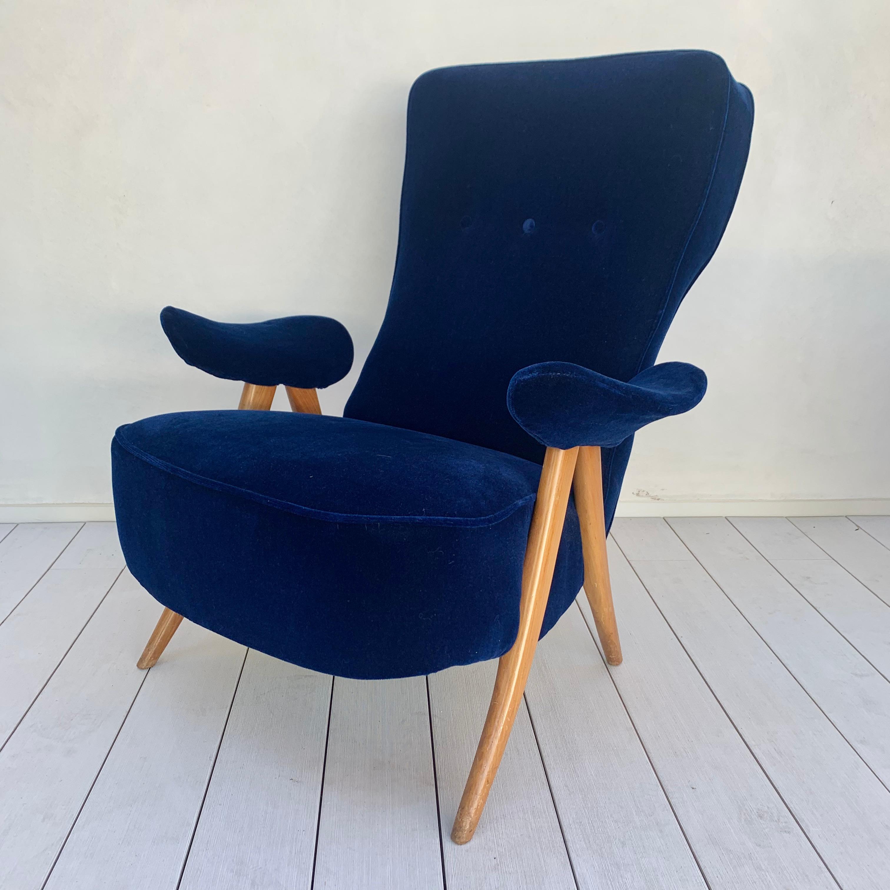 Pair or Sculptural Italian Chairs 6