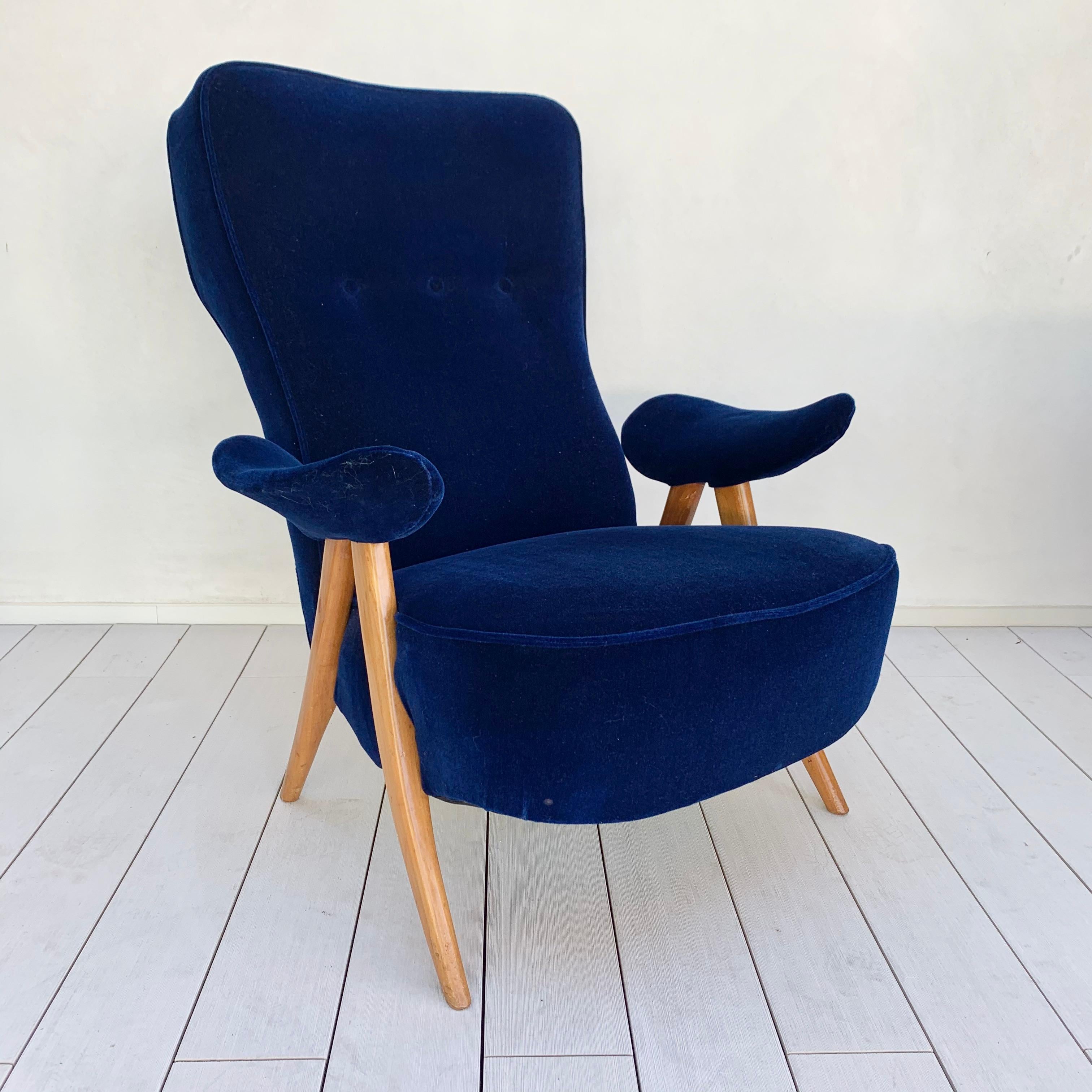 Pair or Sculptural Italian Chairs 9