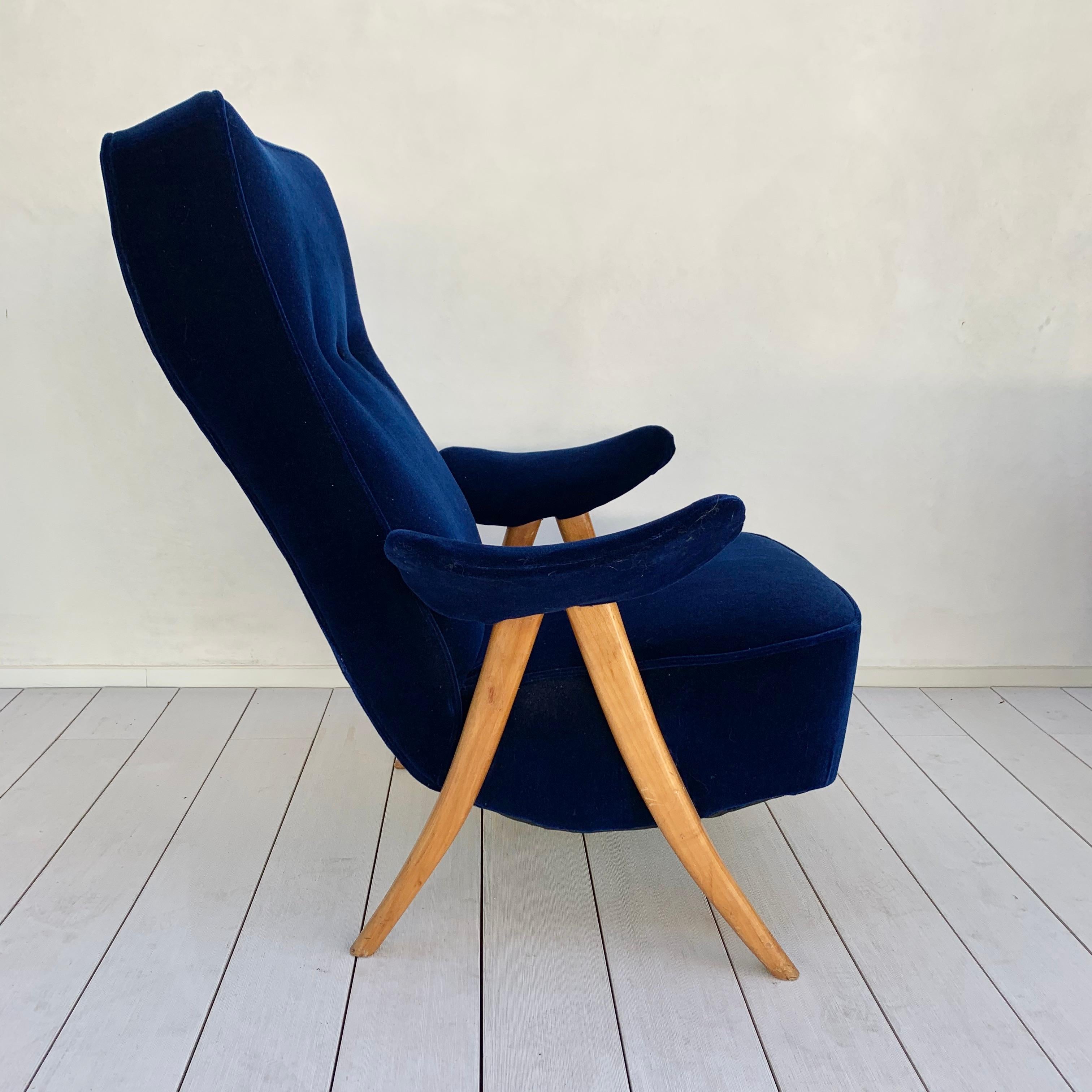 Pair or Sculptural Italian Chairs 10