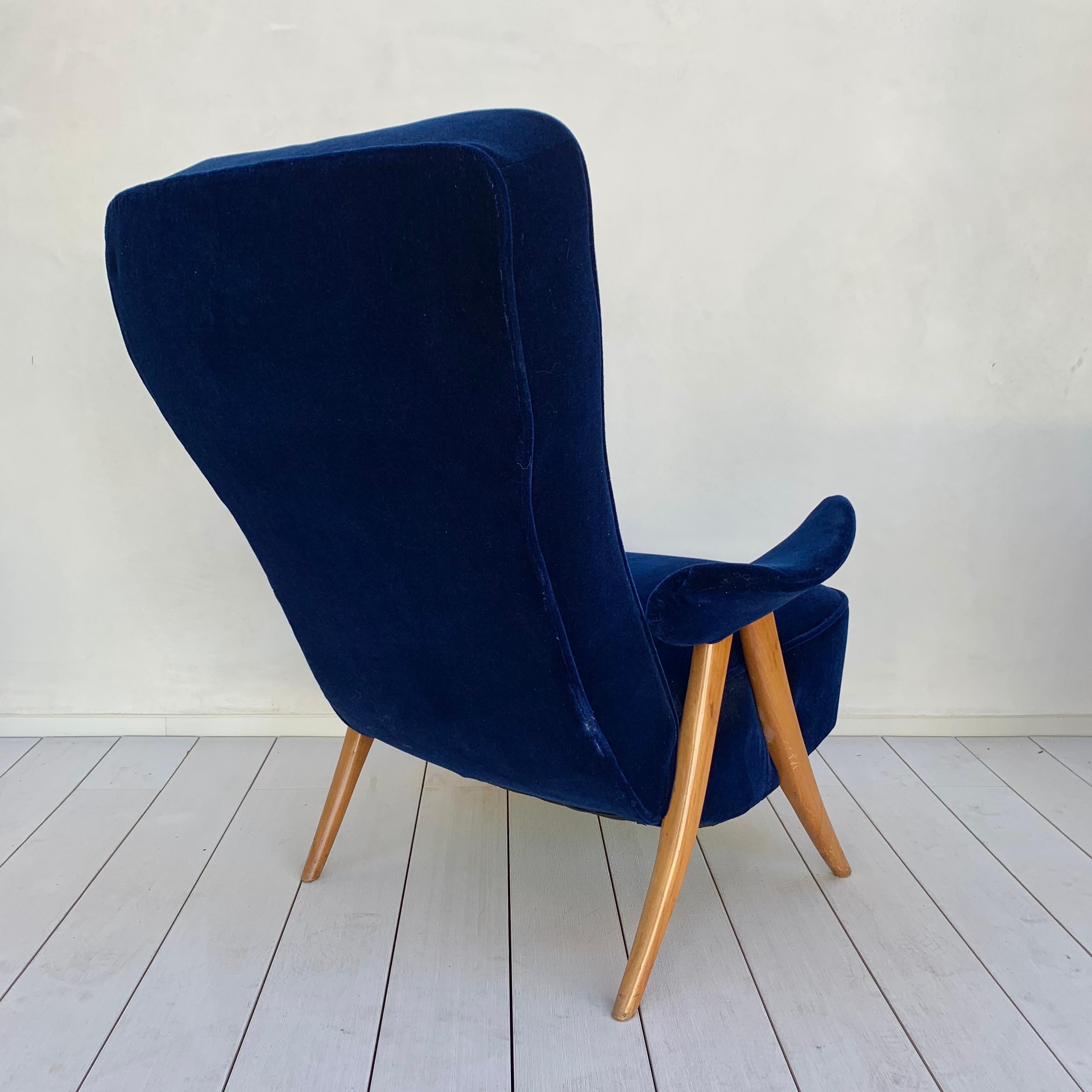 Pair or Sculptural Italian Chairs 12