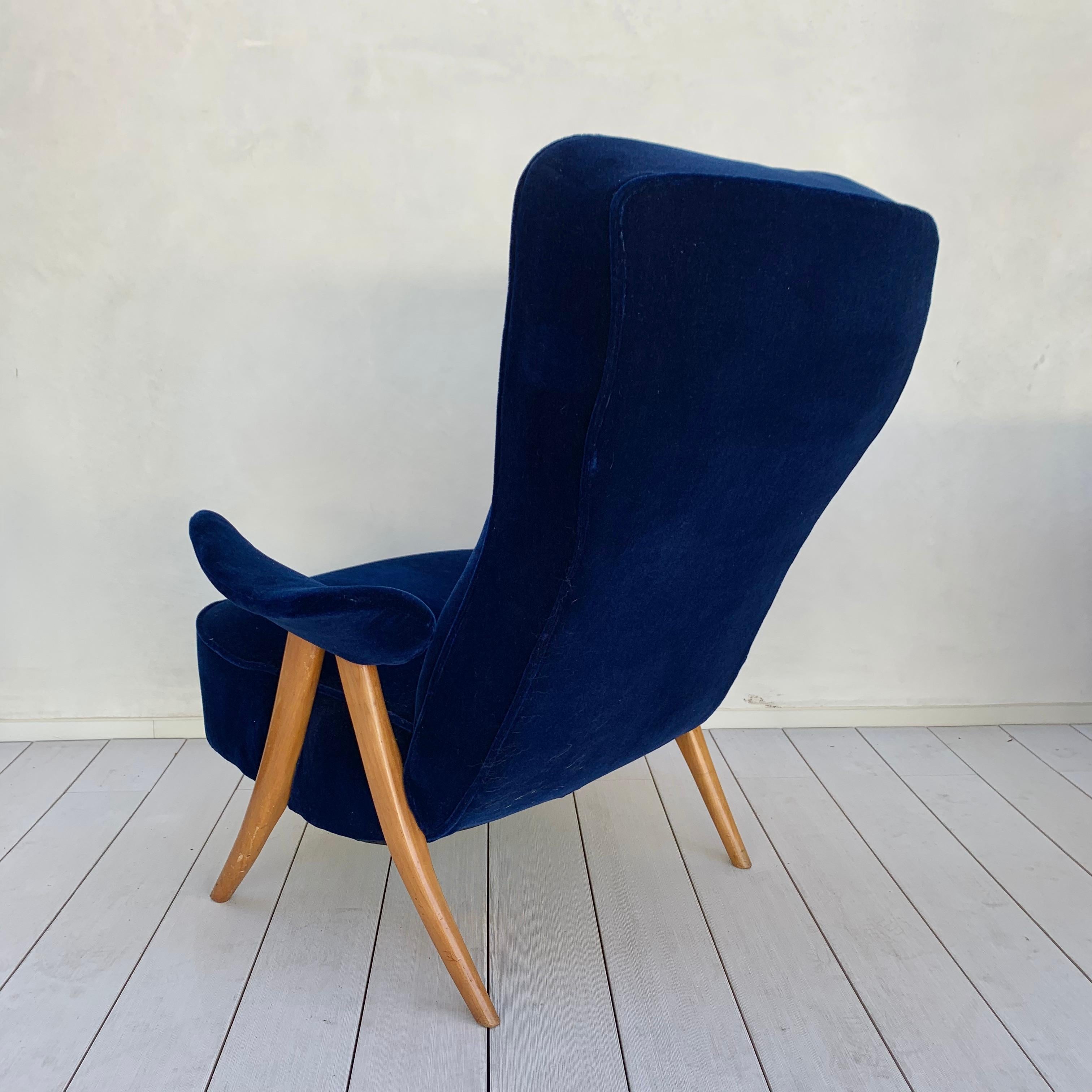Pair or Sculptural Italian Chairs 13
