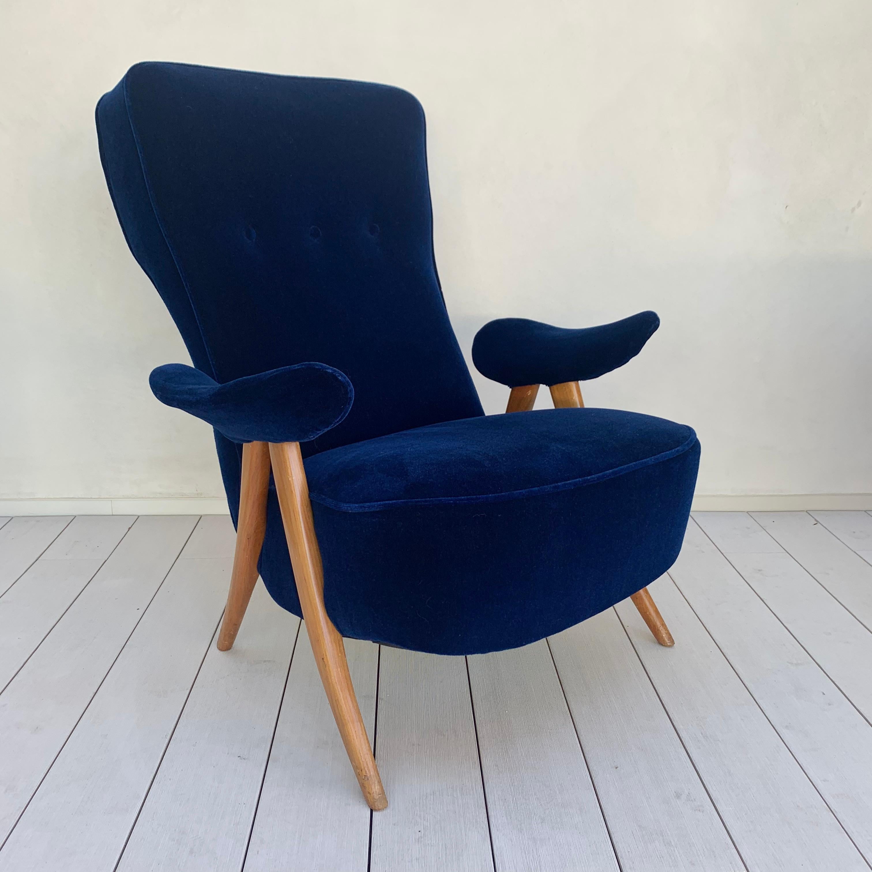Pair or Sculptural Italian Chairs In Good Condition In Los Angeles, CA