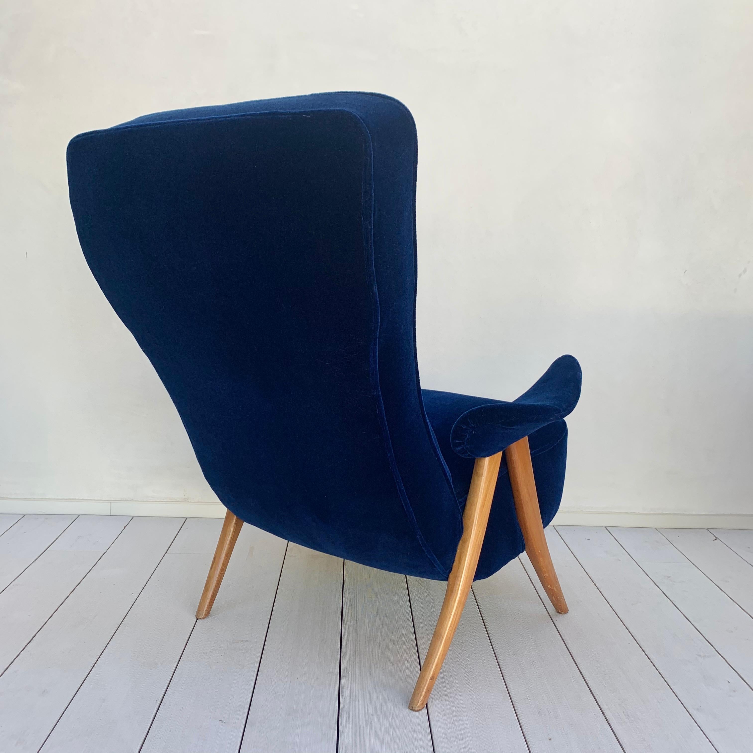 Pair or Sculptural Italian Chairs 2