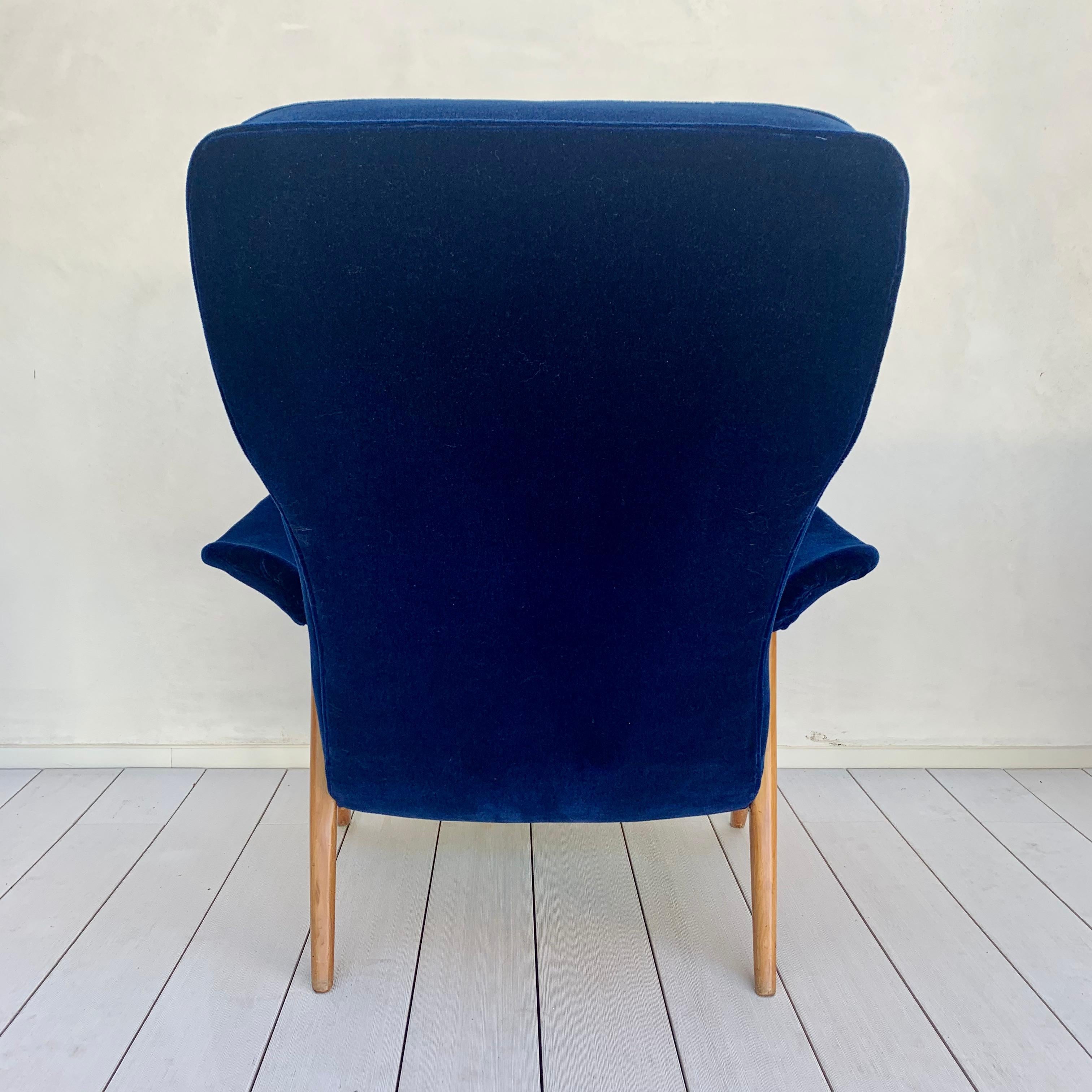 Pair or Sculptural Italian Chairs 3