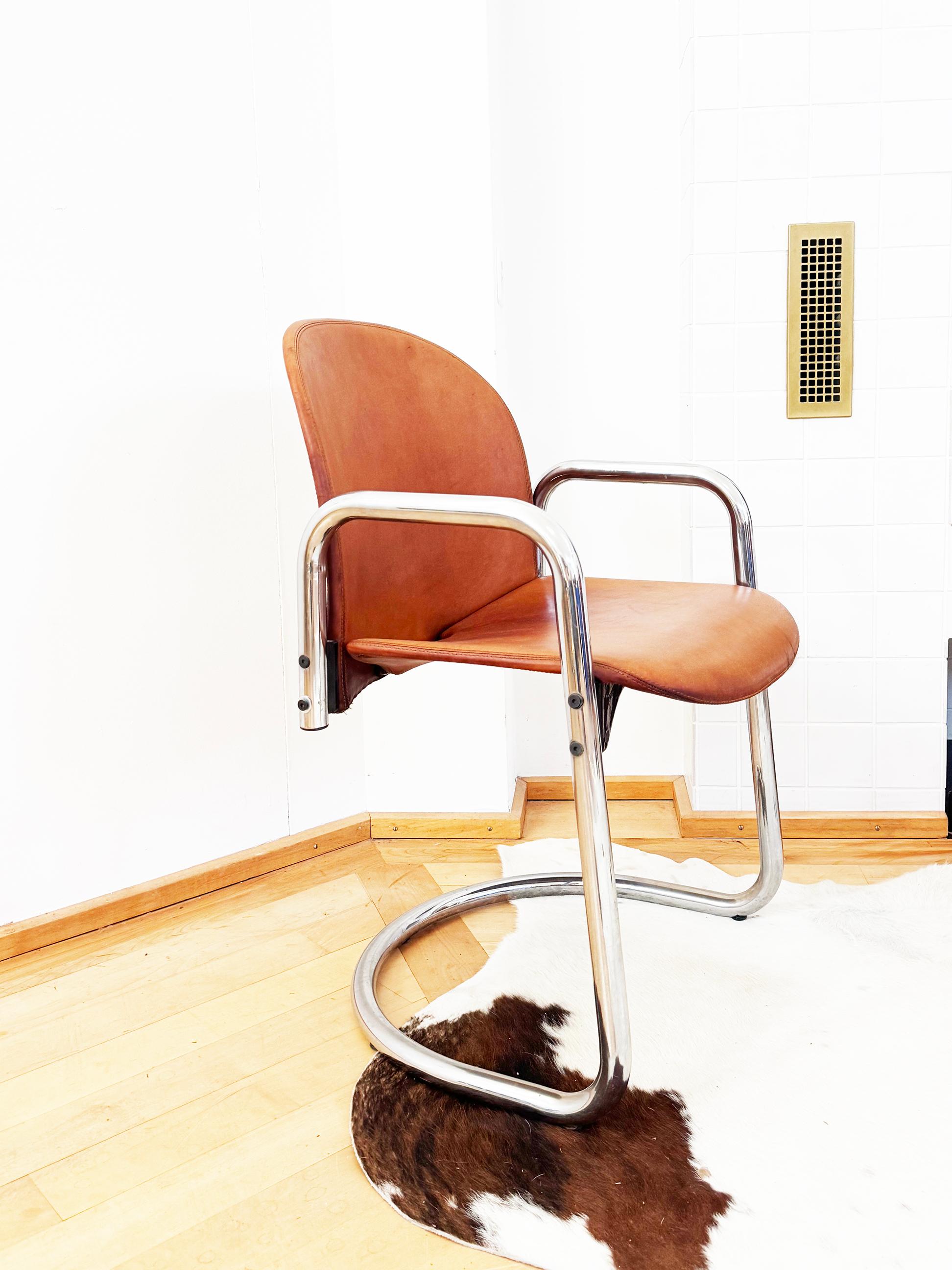 PAAR Original 70er Jahre Braunes Leder Afra & Tobia Scarpa B&B Italia 'Dialogo' Stühle im Angebot 4