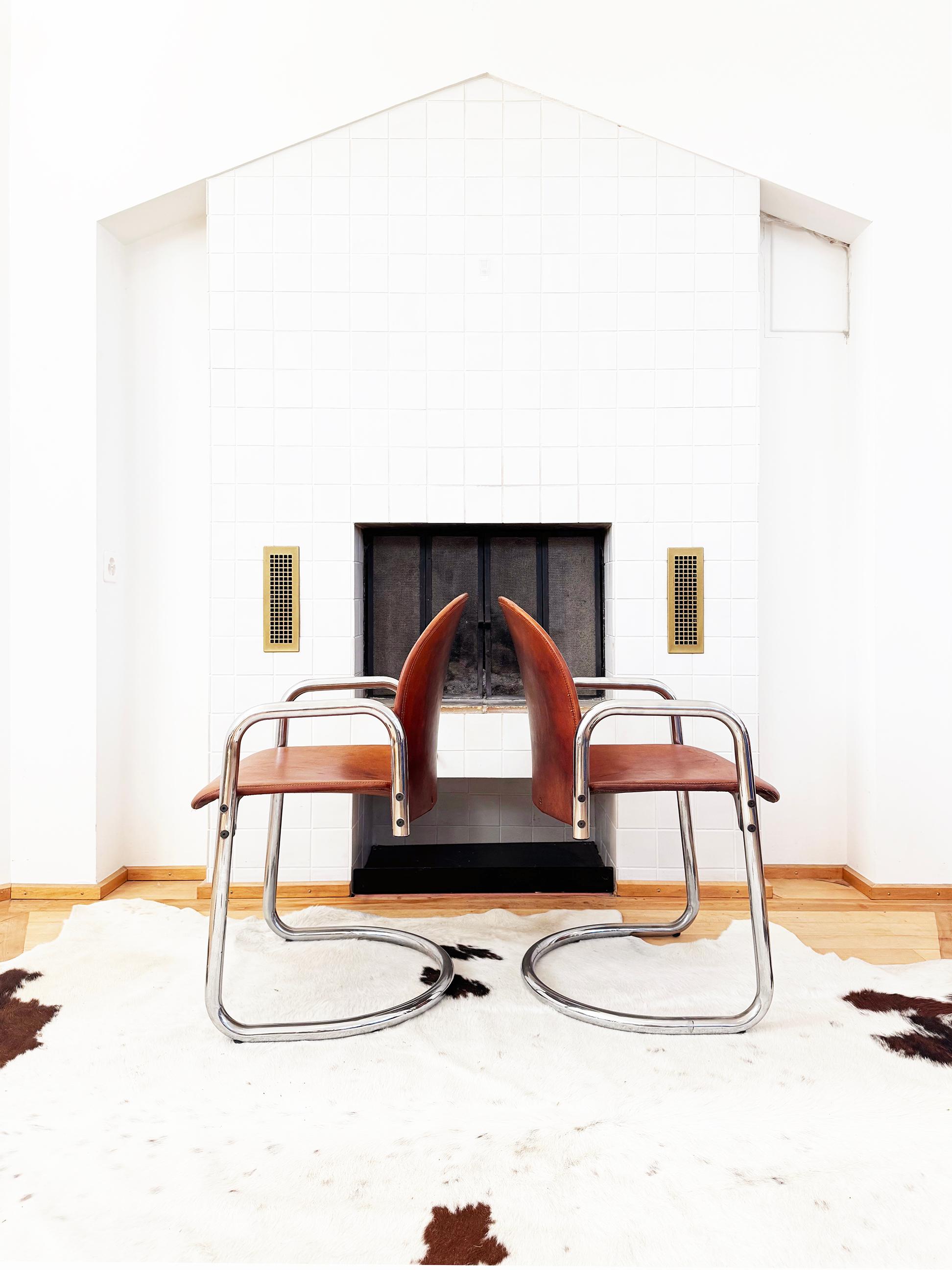 PAAR Original 70er Jahre Braunes Leder Afra & Tobia Scarpa B&B Italia 'Dialogo' Stühle (Postmoderne) im Angebot