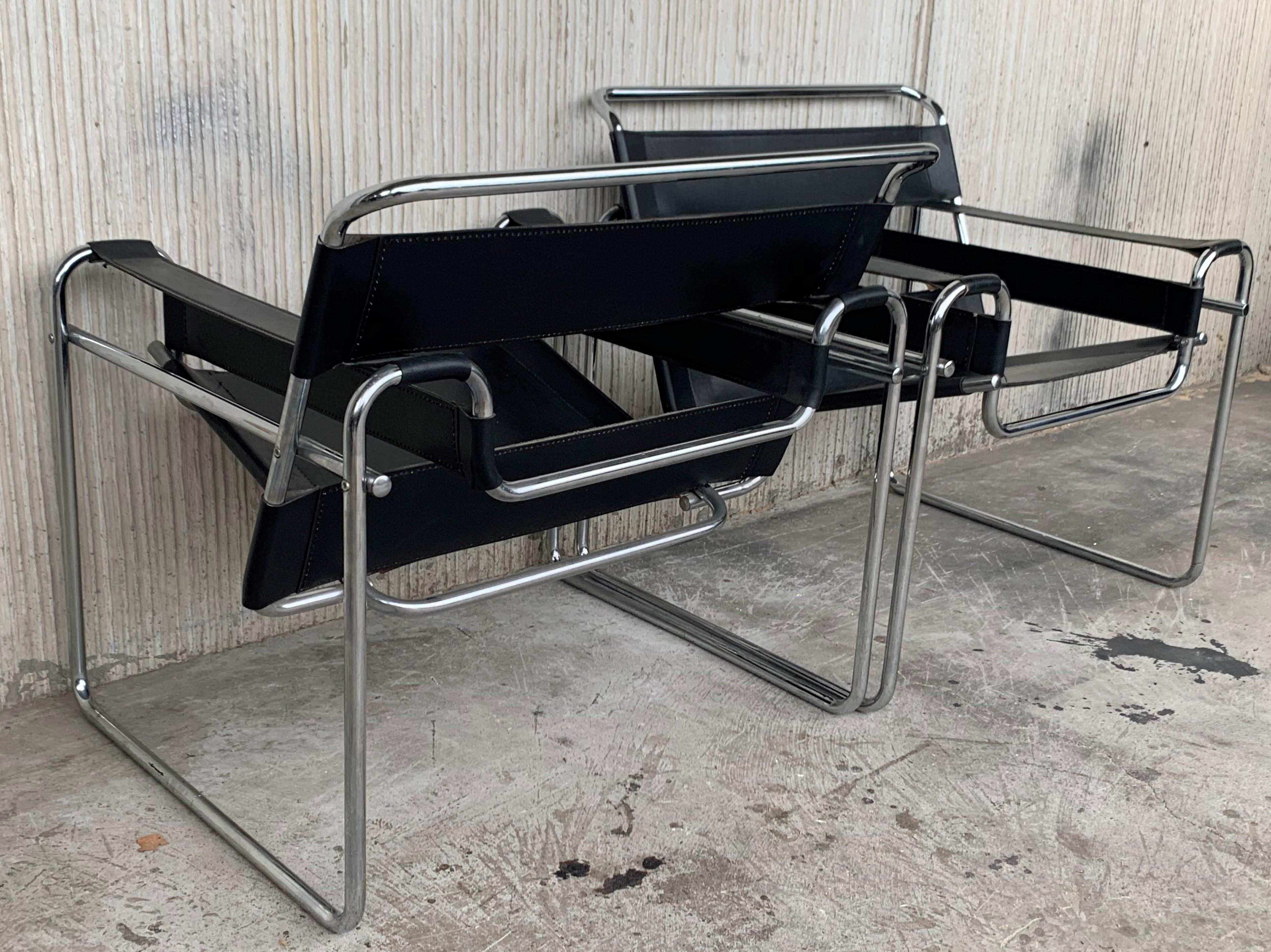 Pair of Original Gavina Wassily Chairs by Marcel Breuer in Black Leather In Good Condition In Miami, FL