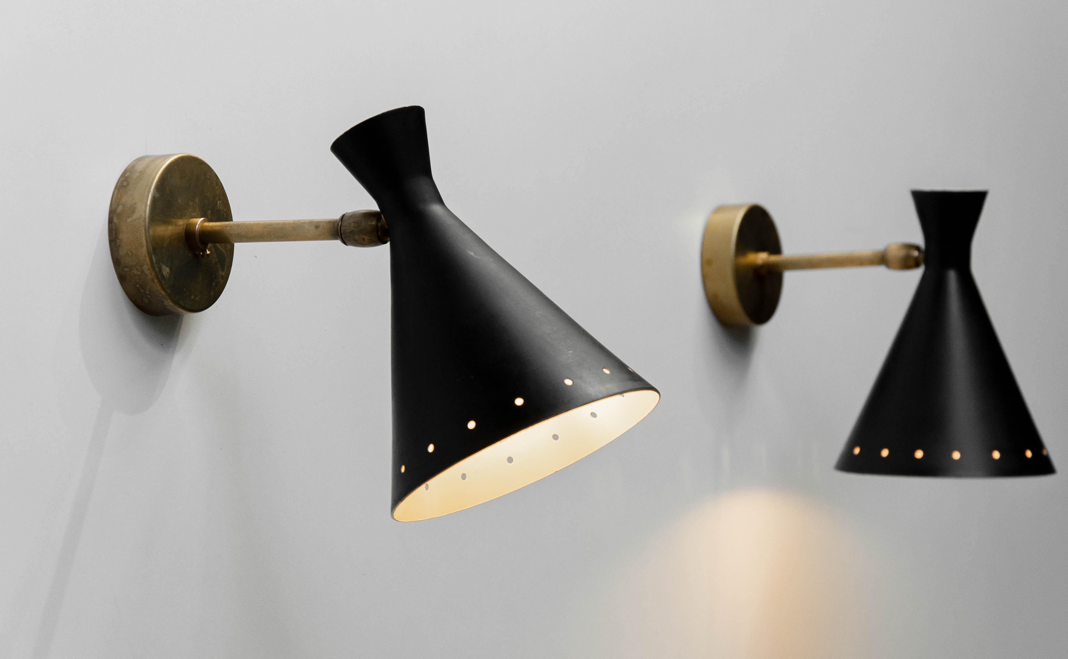 Pair Original Italian Black Brass Wall Lights Attributed To Stilnovo Italy 1950s In Good Condition In Silvolde, Gelderland