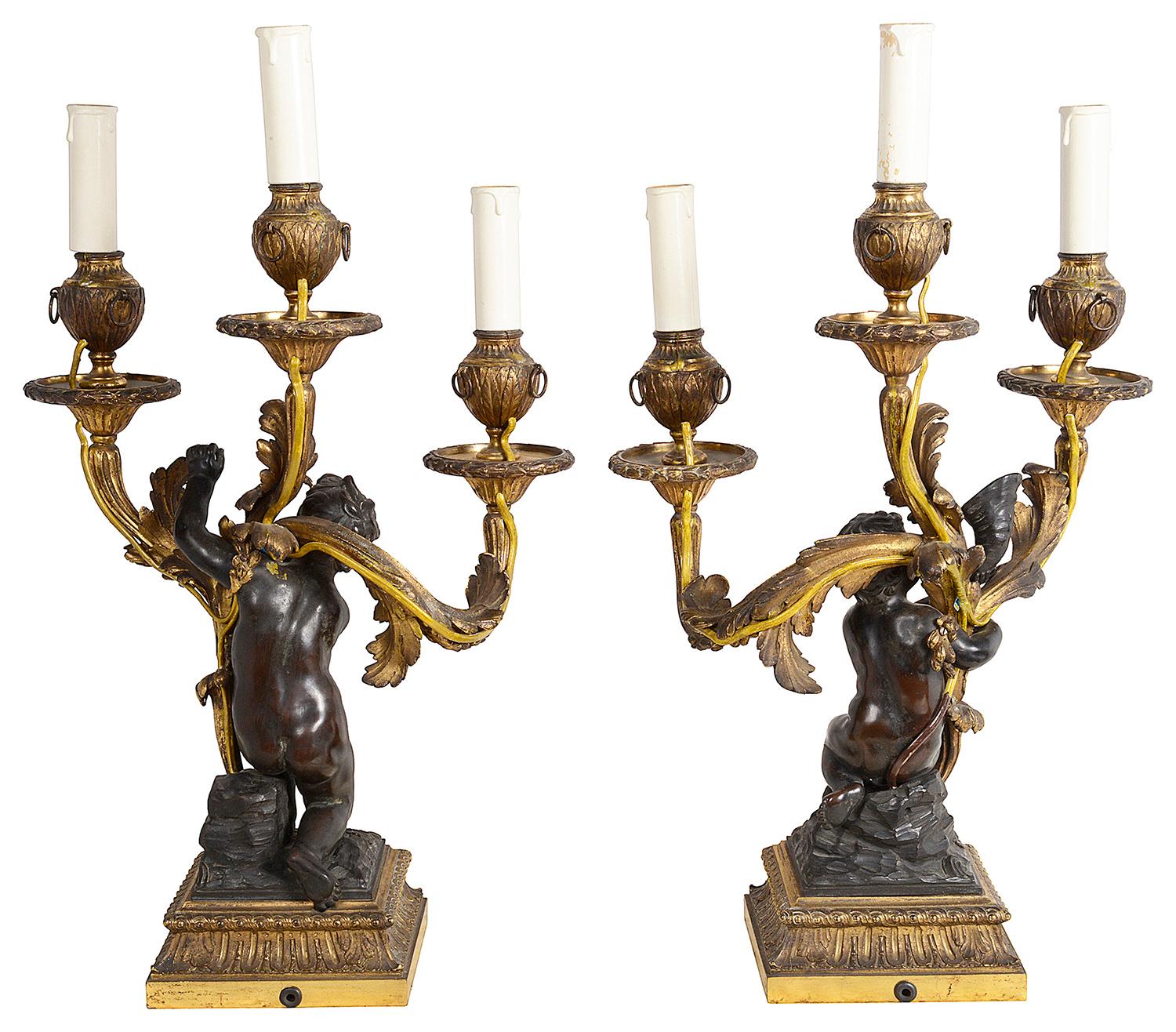 Paar Goldbronze- und Bronze-Kandelaber, frühes 19. Jahrhundert (Klassisch-griechisch) im Angebot