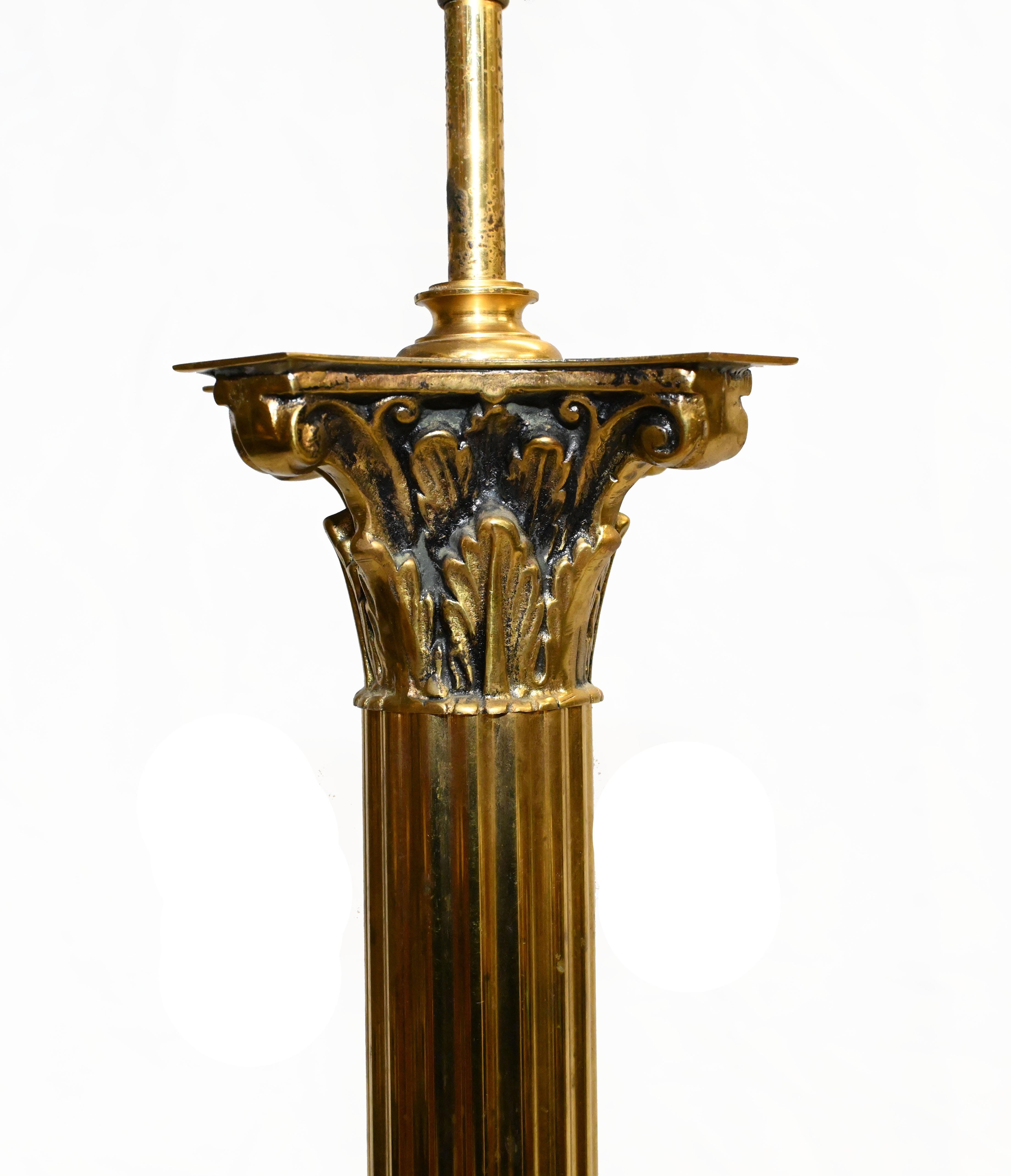 Gorgeous pair of table lamps in the form of Grand Tour ormolu columns
Modelled on the classical Corinthian column order
We date these to circa 1930
Would look great with the right matching lamp shades
Offered in great shape ready for home use