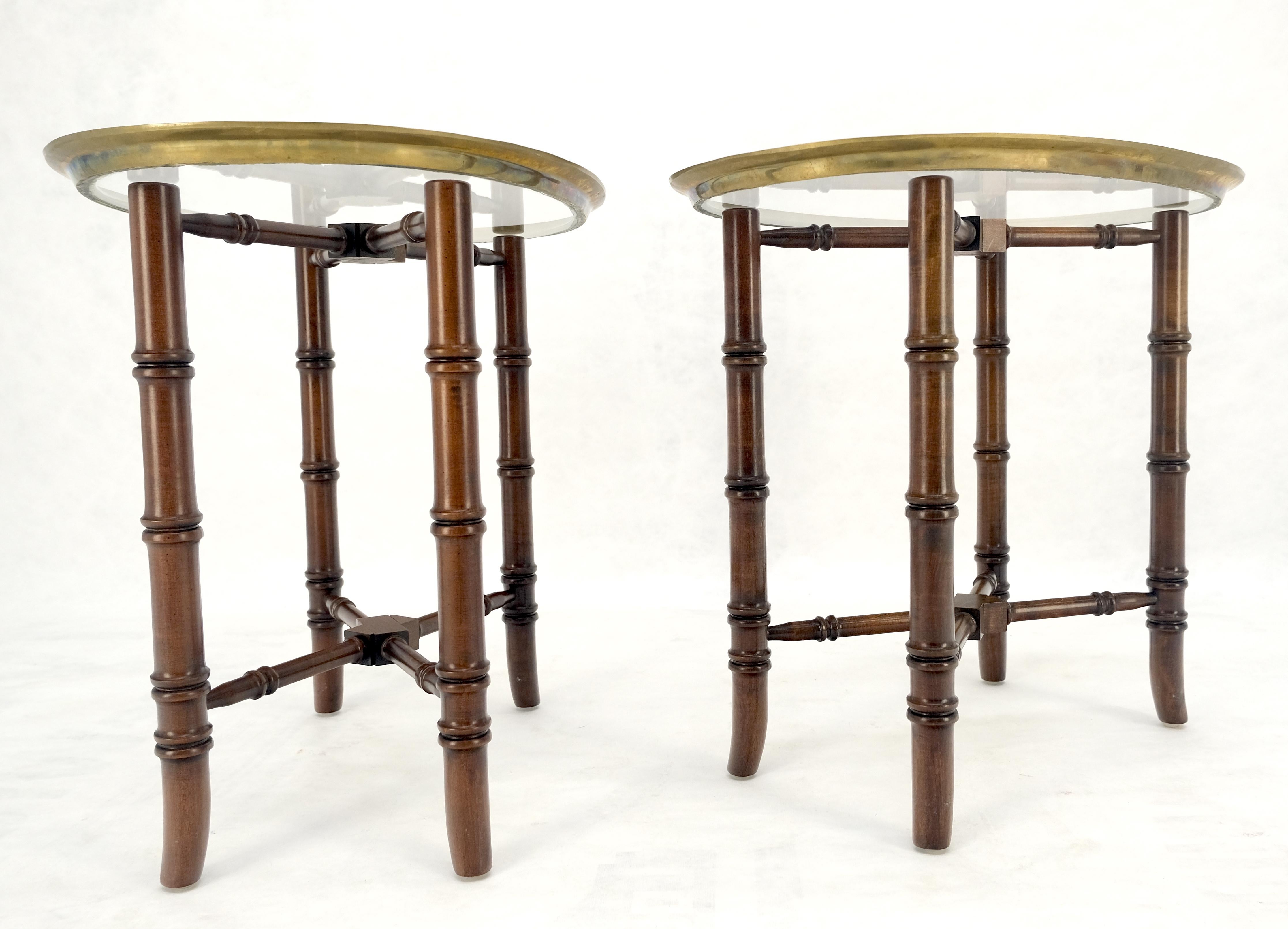 Paire de tables d'appoint ovales en laiton Gallery avec dessus en verre et bases en faux bambou MINT en vente 7