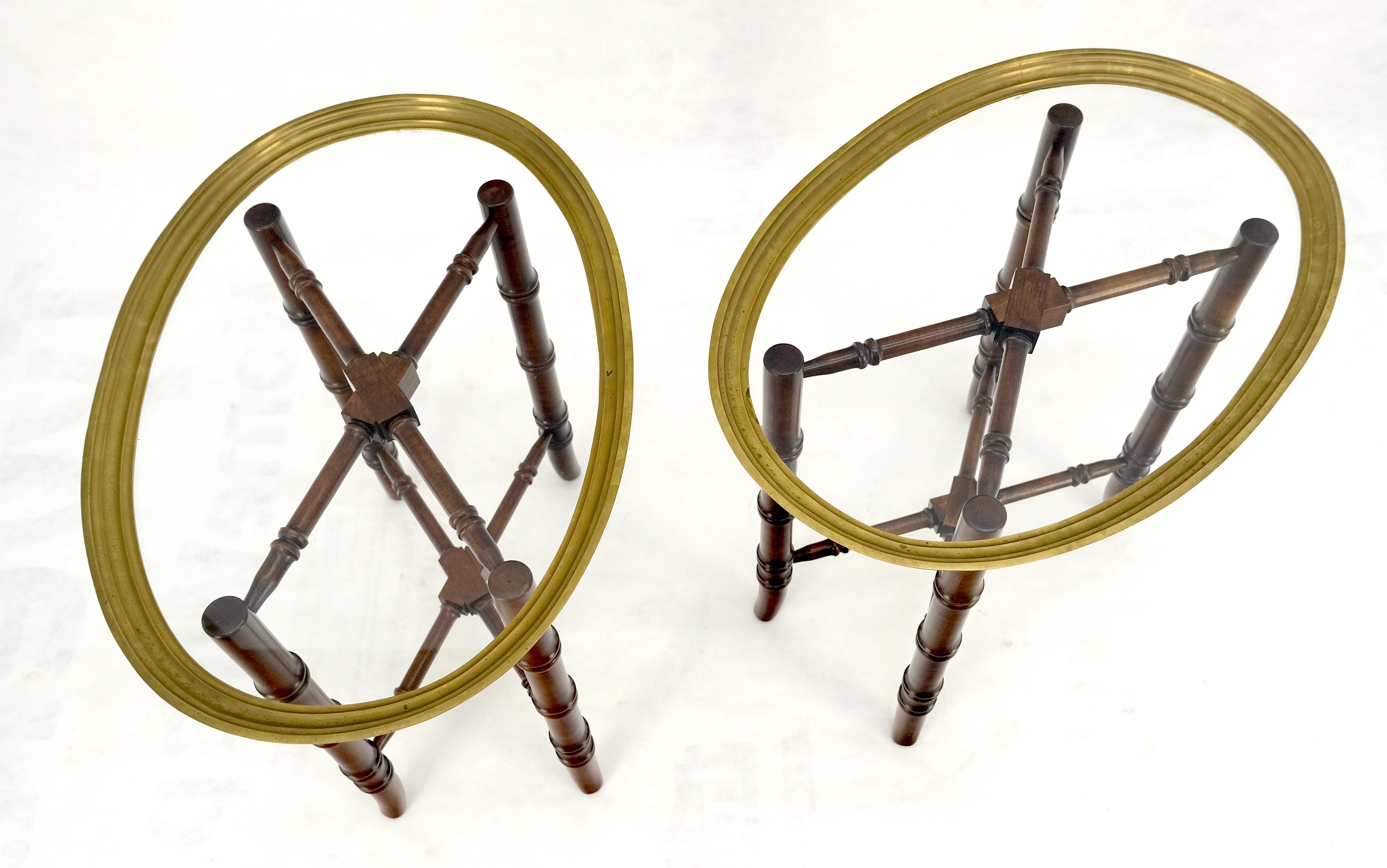Paire de tables d'appoint ovales en laiton Gallery avec dessus en verre et bases en faux bambou MINT en vente 8