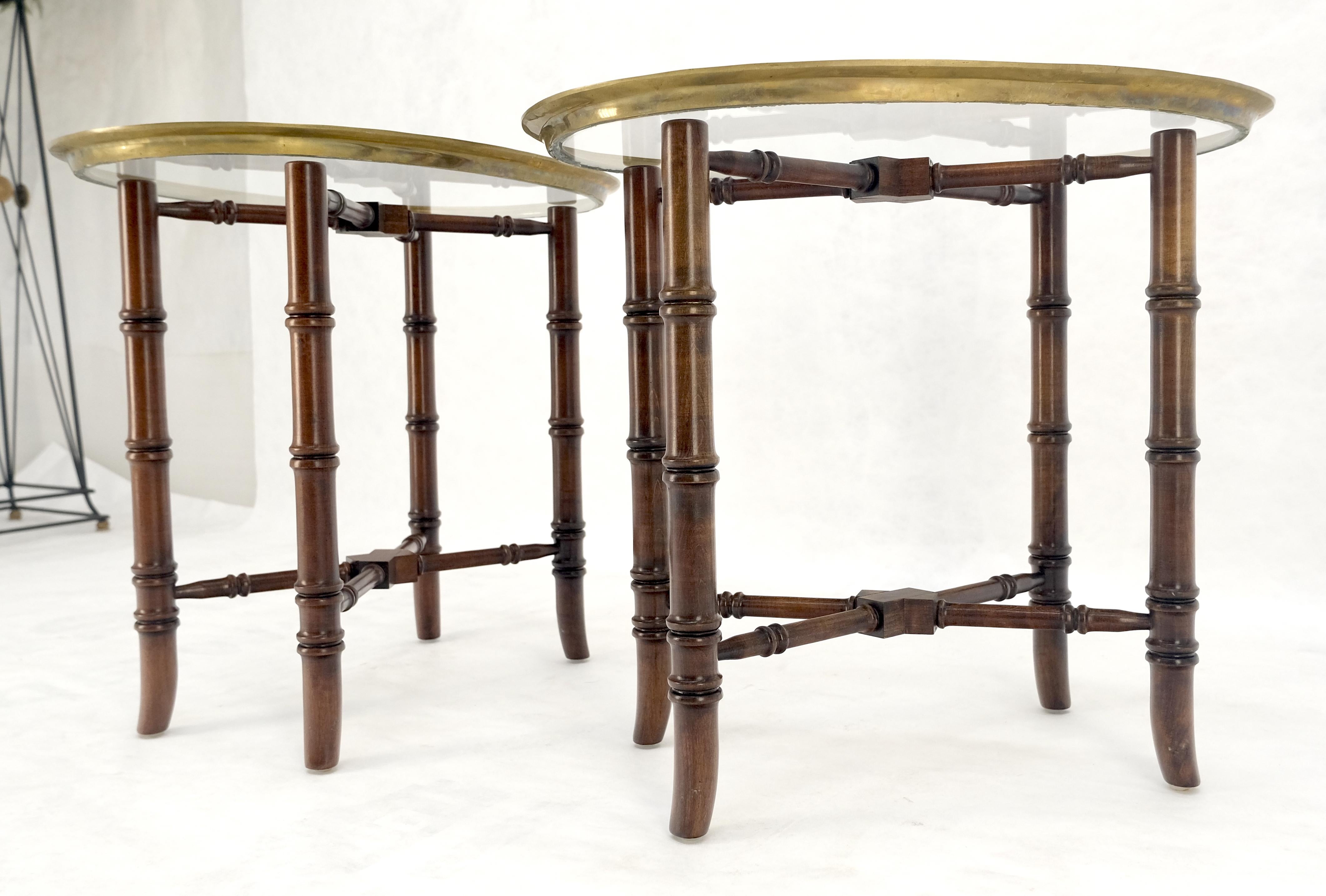 Paire de tables d'appoint ovales en laiton Gallery avec dessus en verre et bases en faux bambou MINT en vente 2