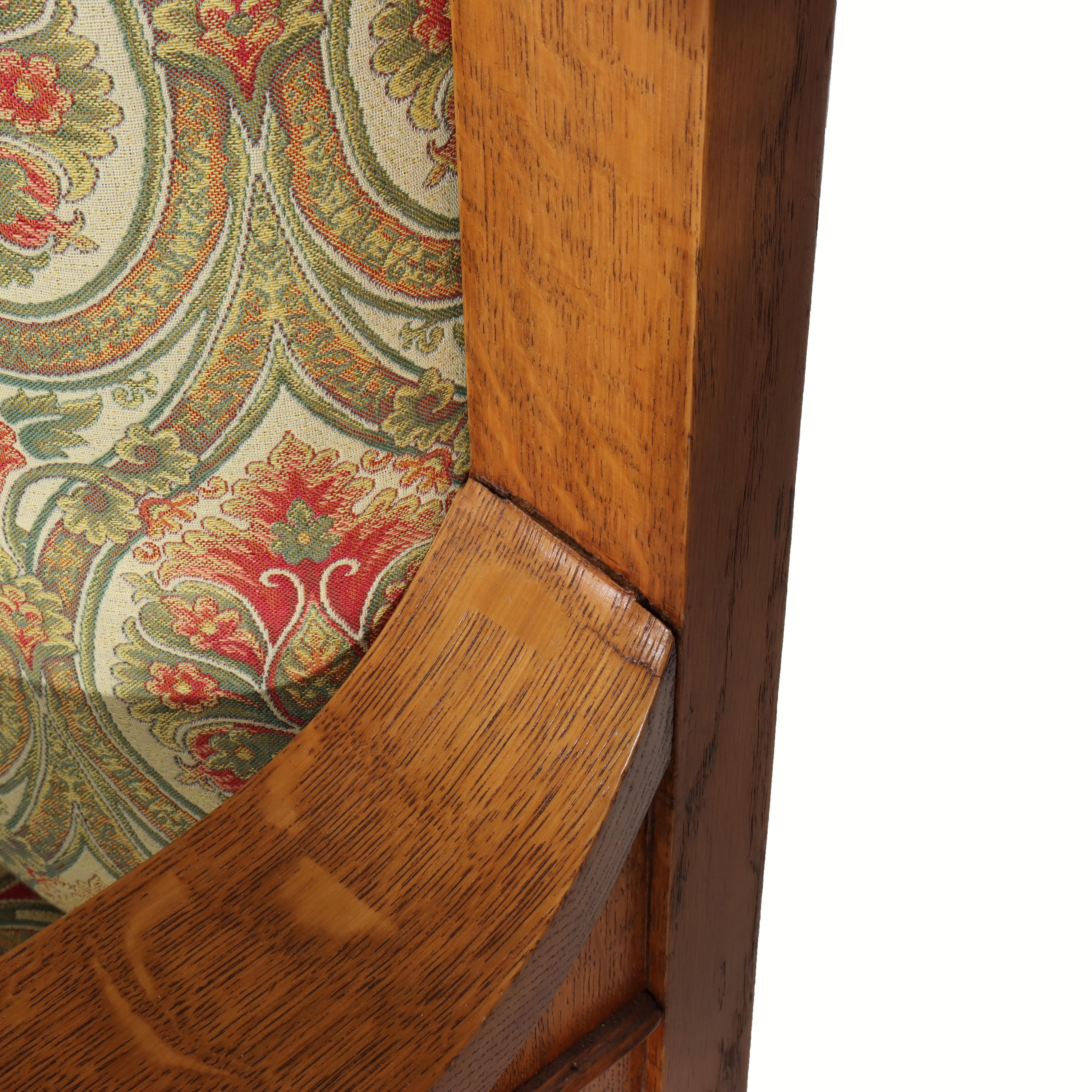 XIXe siècle Paire de fauteuils gothiques surdimensionnés en chêne sculpté et tapissés C1890 en vente