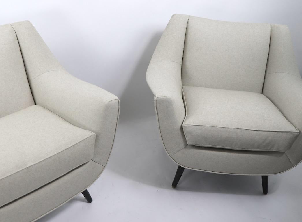 Pair of Oversized Lounge Chairs by Lawrence Peabody for Selig 4