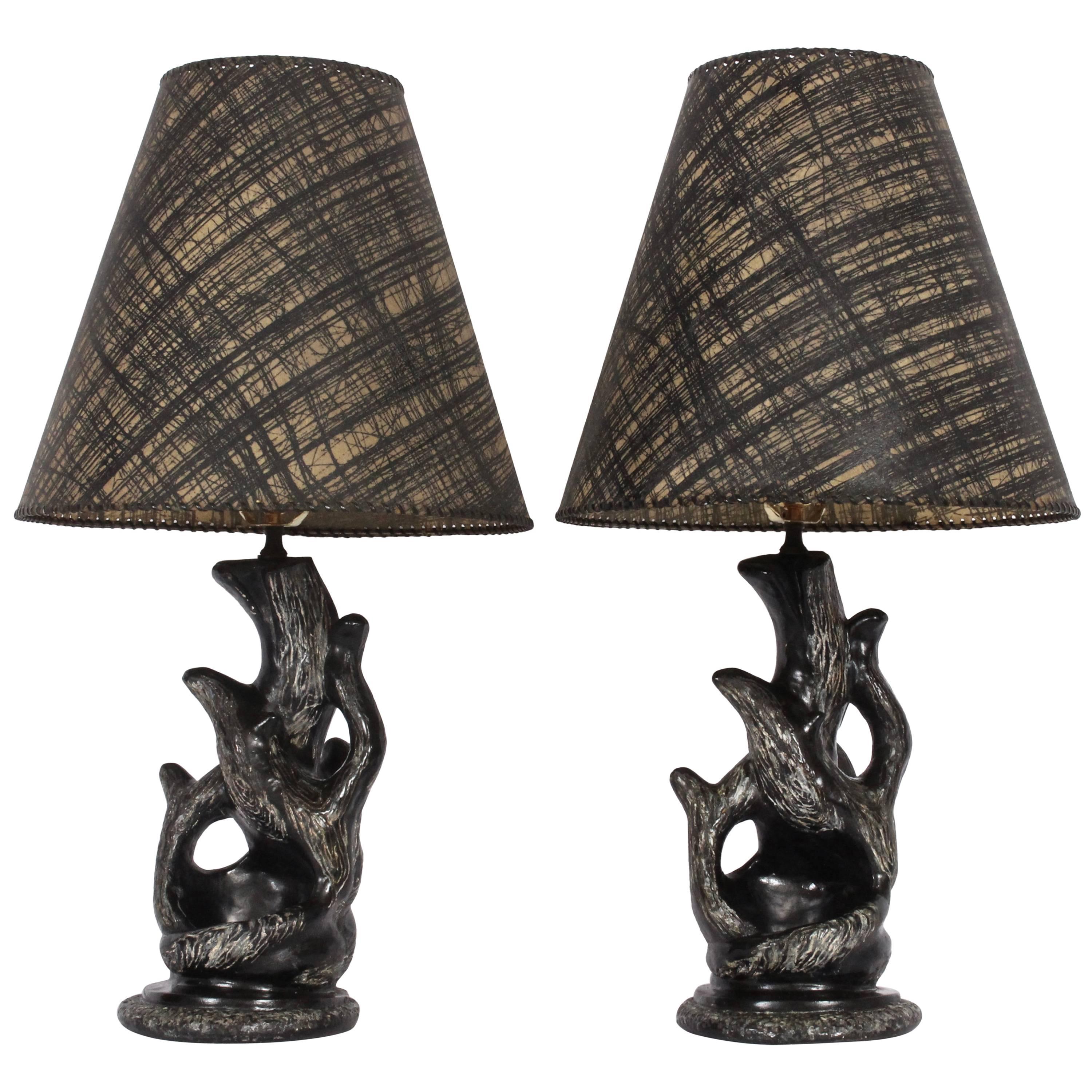 Coppia di lampade da tavolo scultoree in bianco e nero P. Sanfilippo California Modern, anni '50