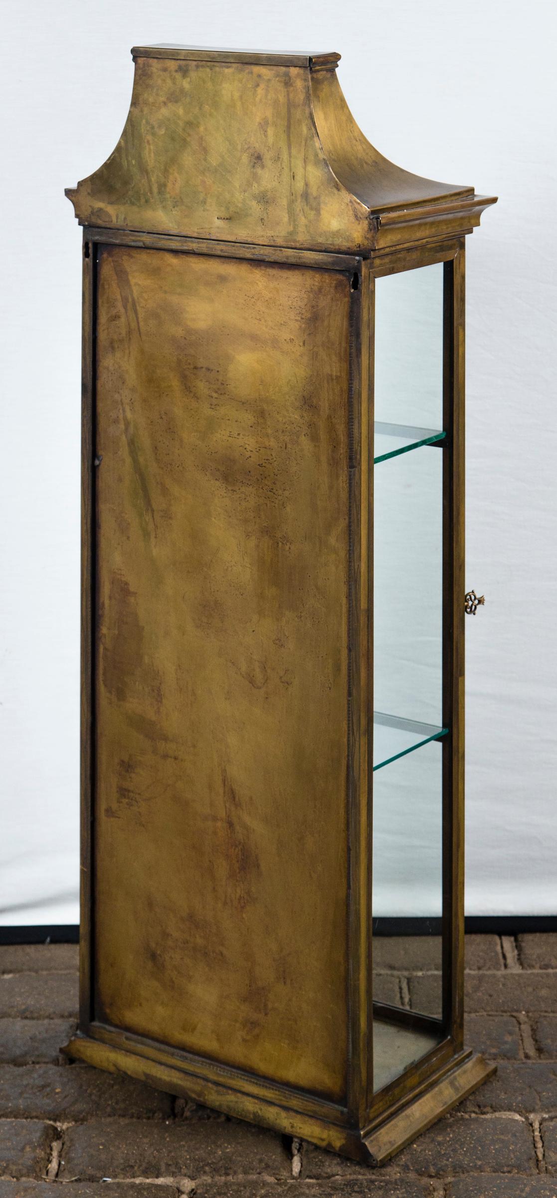 Pagoda Style Brass Vitrine 3