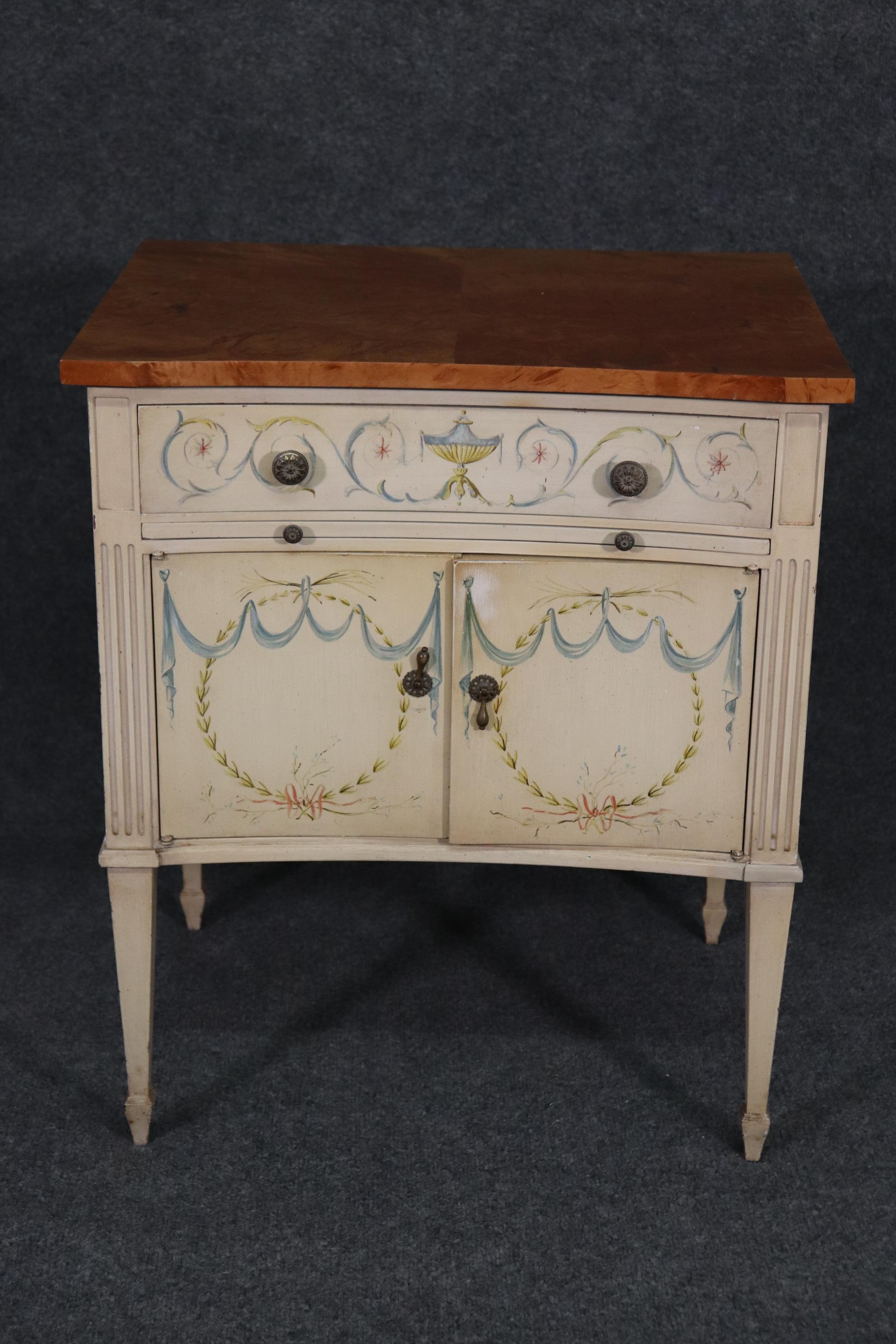 Pair Paint Decorated Burled Walnut Adams Style Schmieg and Kotzian Night Stands In Good Condition In Swedesboro, NJ