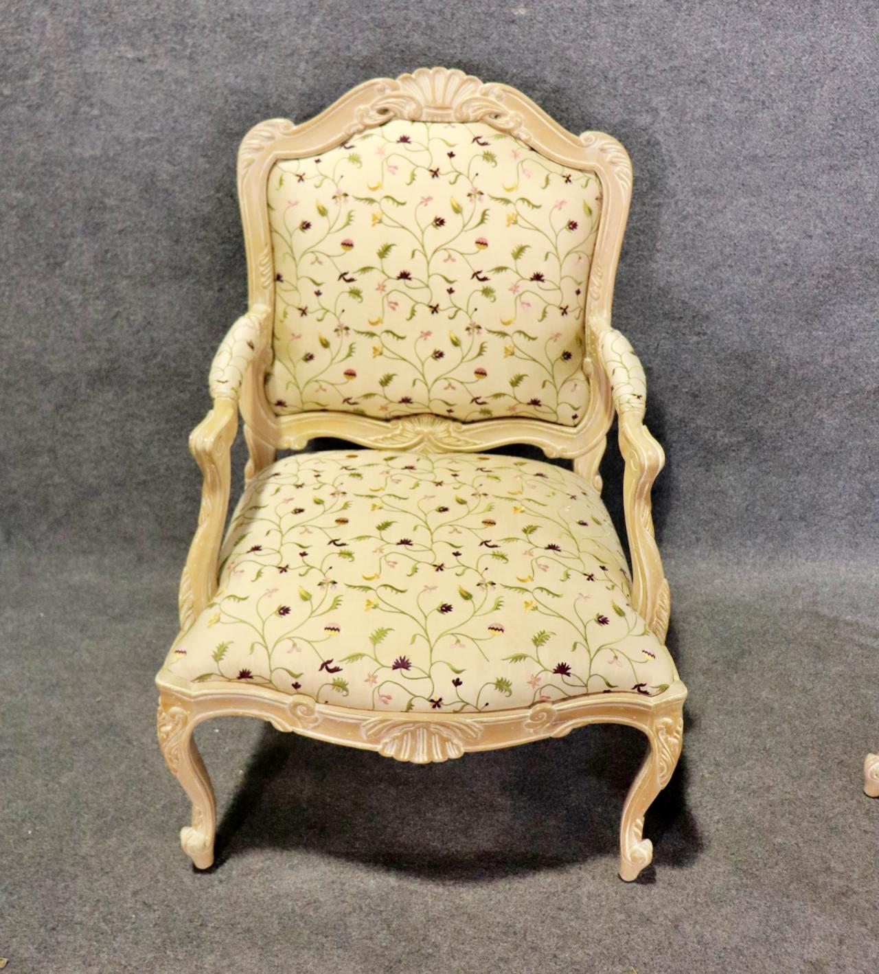 Pair Paint Decorated French Louis XV Style Armchairs In Good Condition For Sale In Swedesboro, NJ