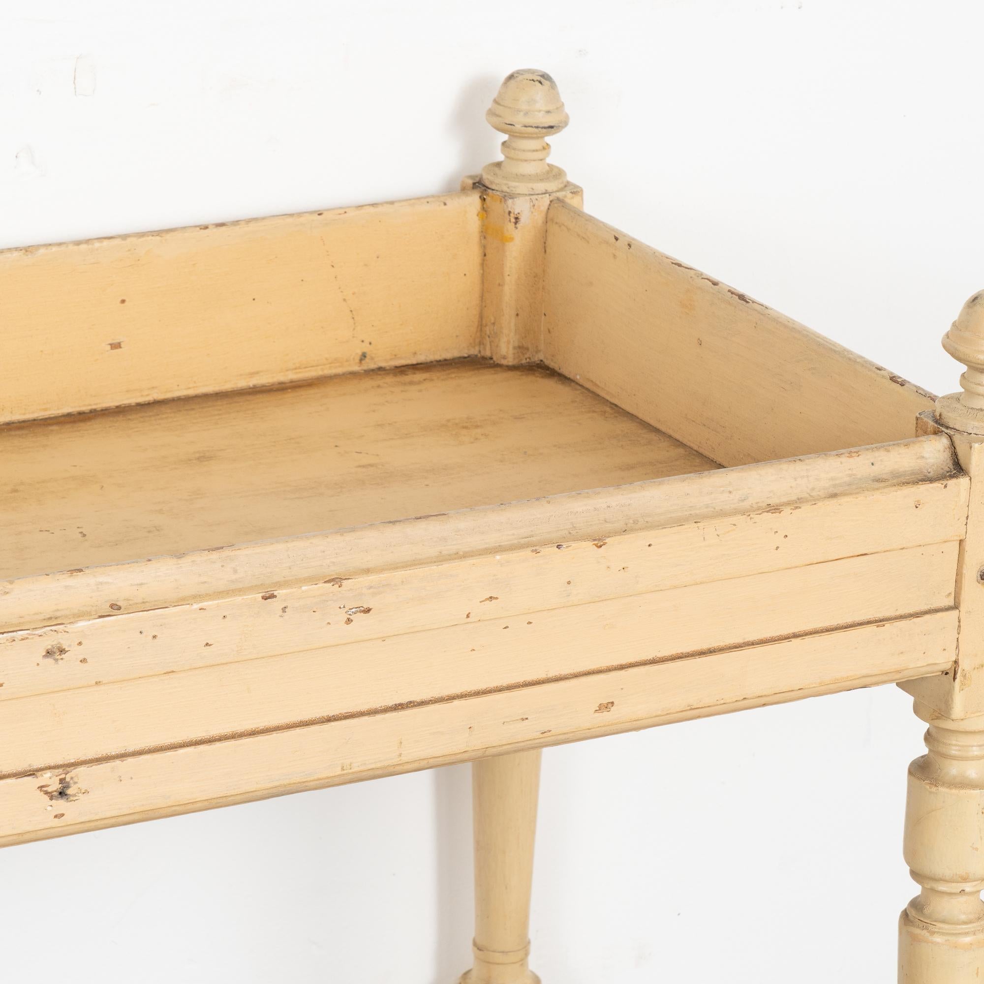 Pareja, Mesas auxiliares con bandeja pintadas de Suecia, circa 1860-80 en venta 3