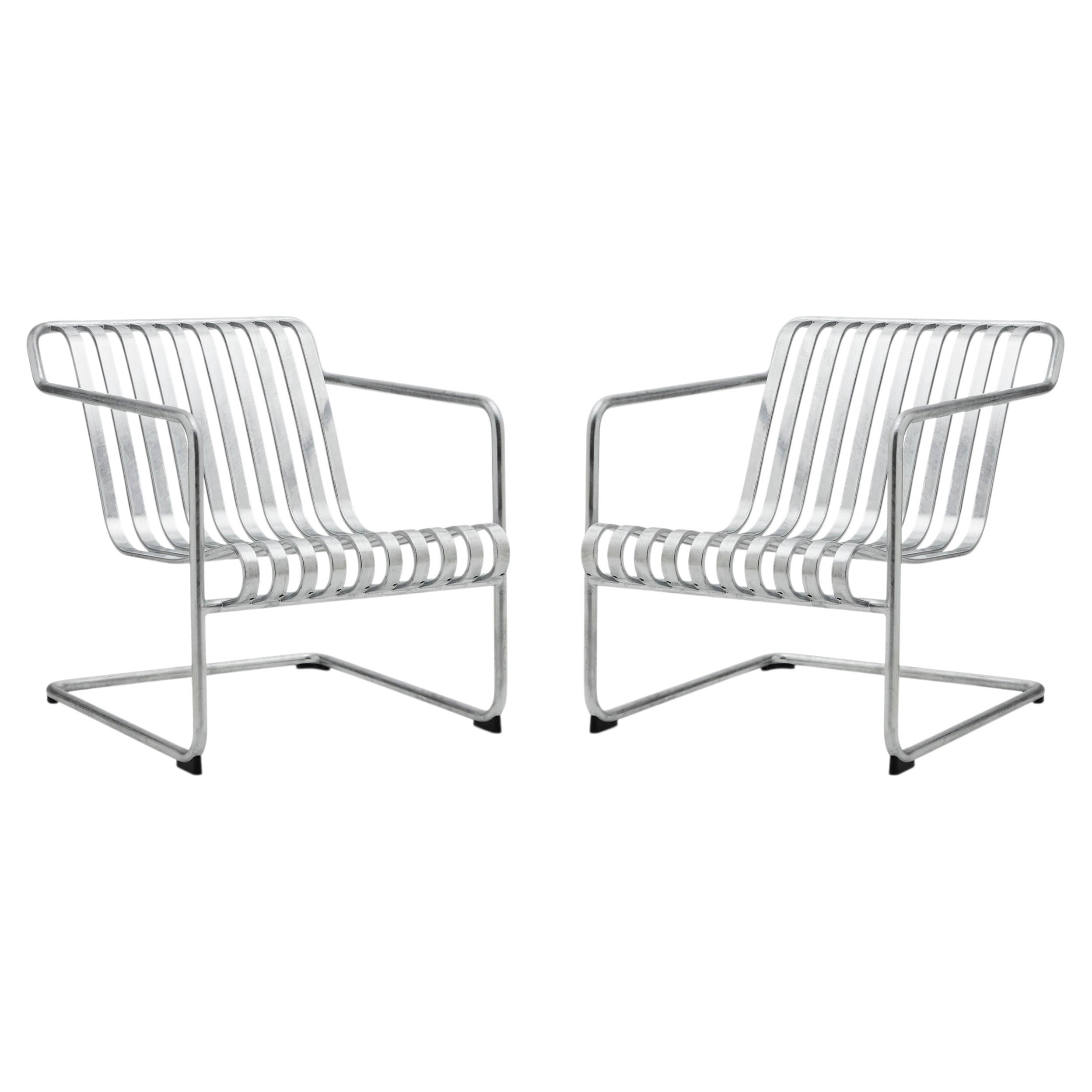 Paire de chaises longues en porte-à-faux Galvanisé à basse température Ronan Bouroullec