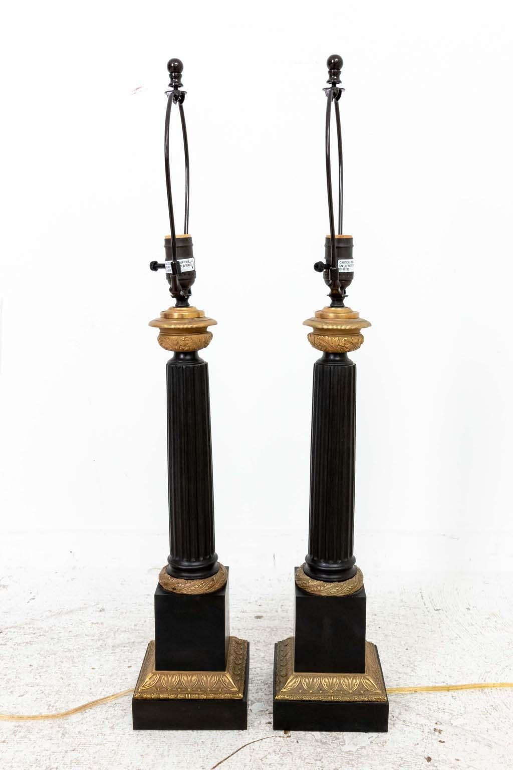 Paire de lampes de table en bronze patiné en vente 5