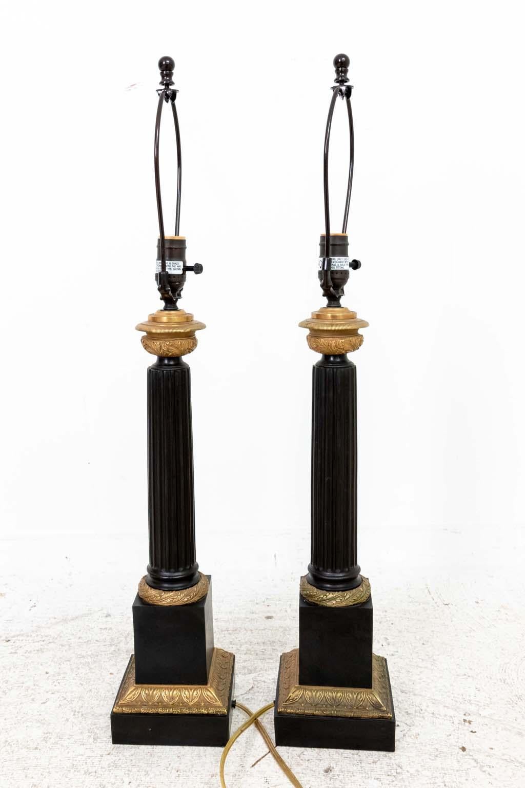 Paire de lampes de table en bronze patiné en vente 2