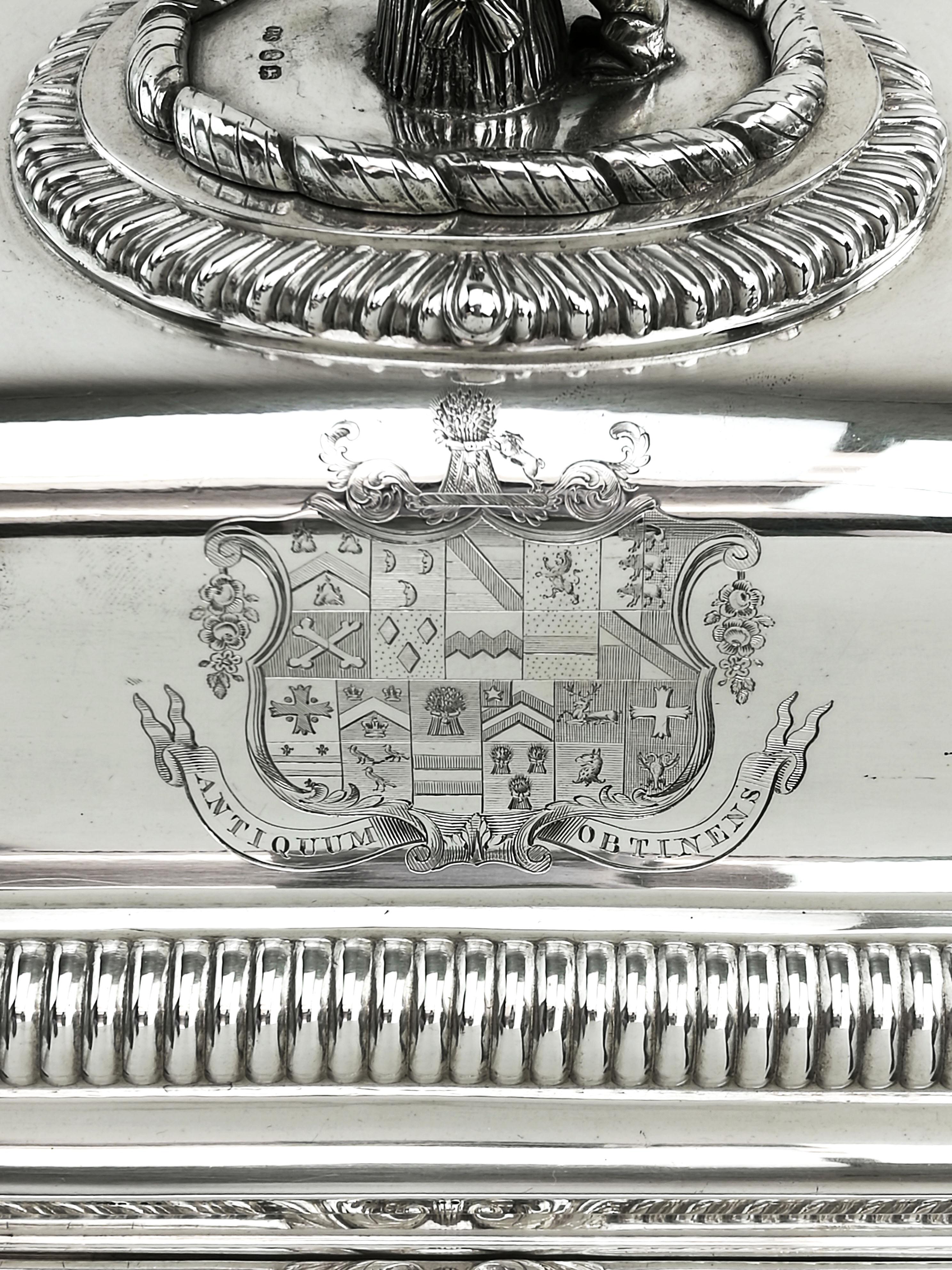 19th Century Pair Paul Storr Georgian Sterling Silver Entree Dishes on Stands 1810 Serving