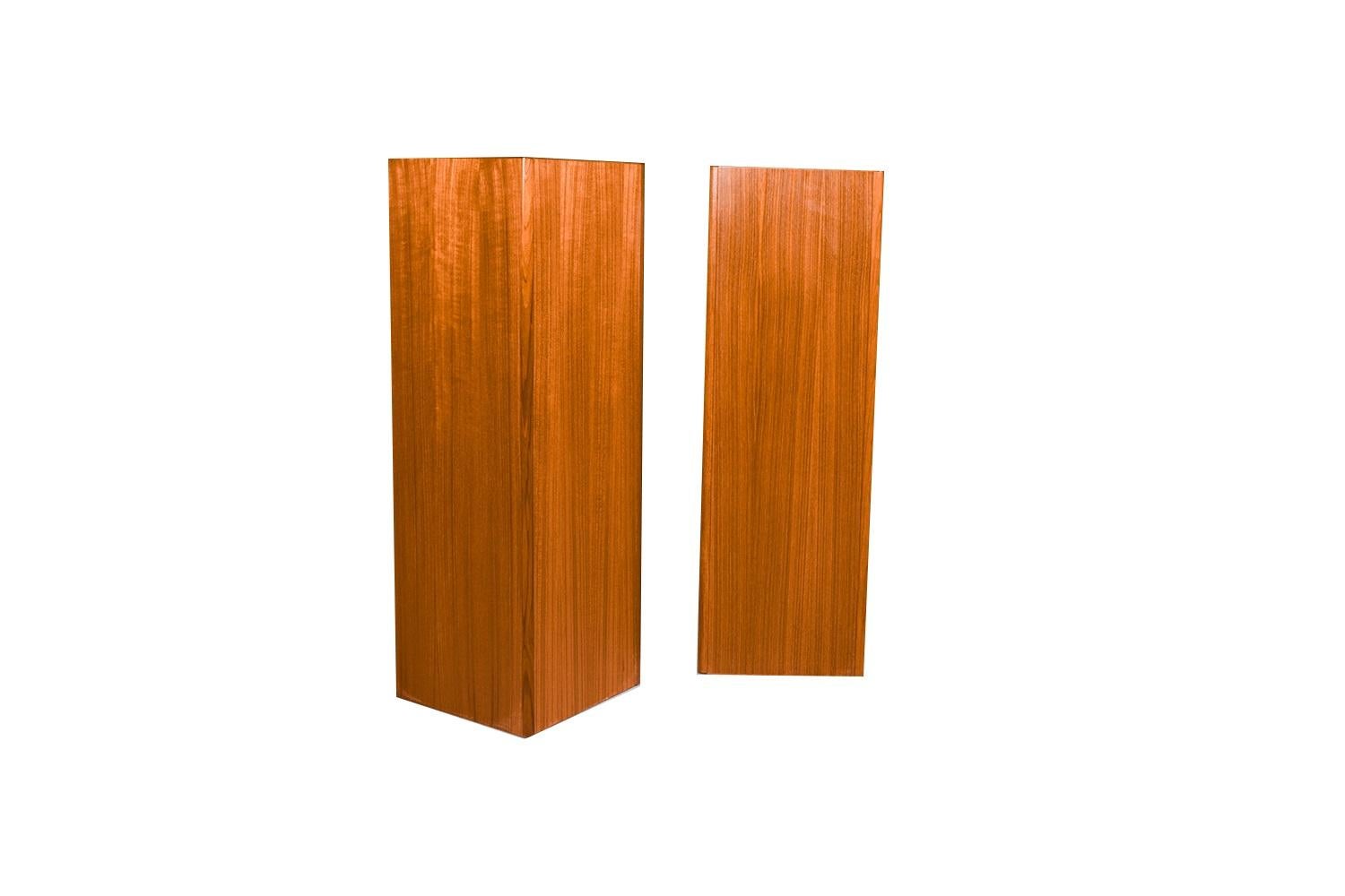 Pair Pedestal Plant Sculpture Stands Mid Century Vintage Teak In Good Condition In Baltimore, MD