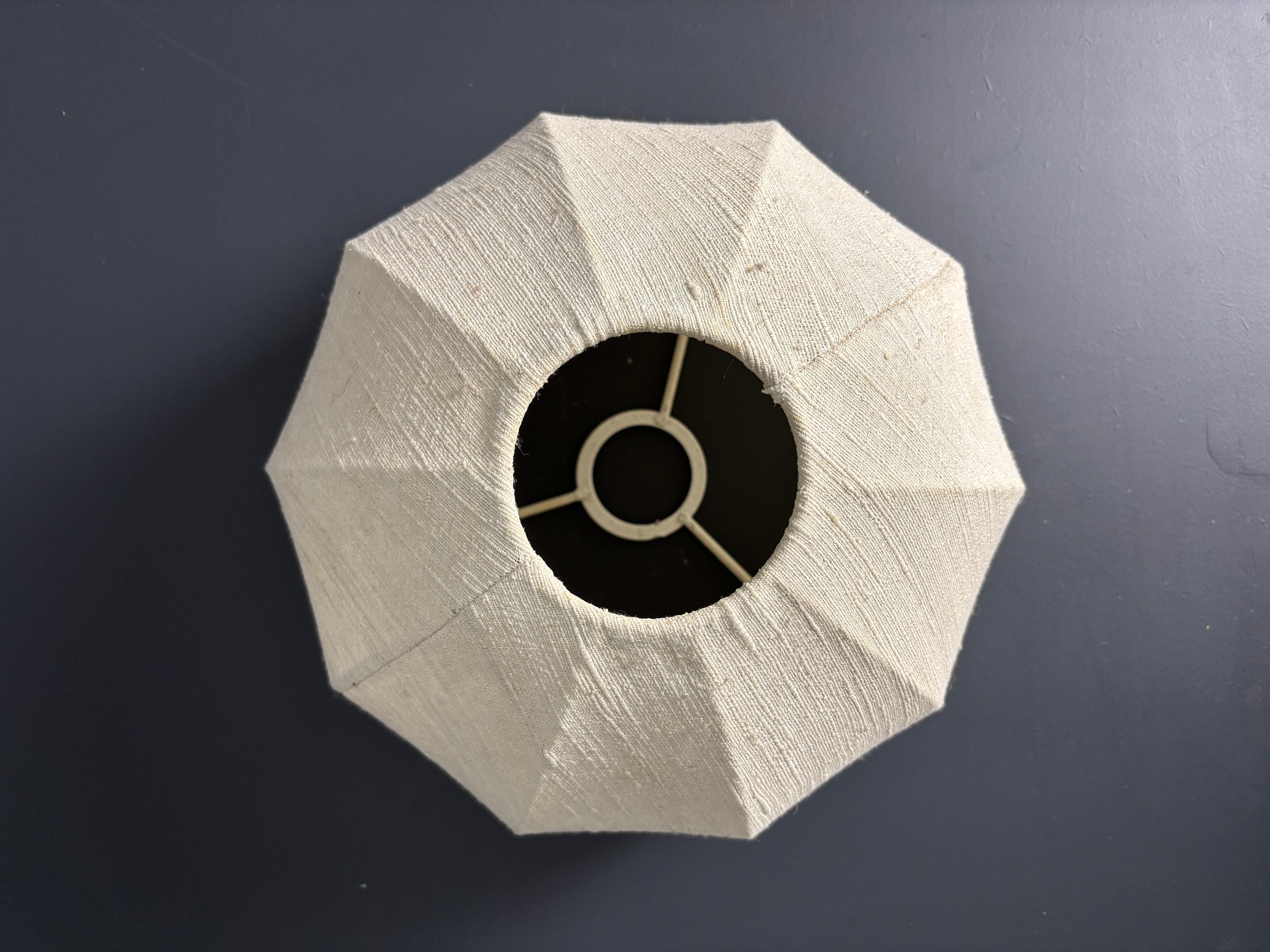 Metà XX secolo Coppia di lampade da tavolo a fungo a matita in canna, rattan, bambù e ottone, Italia, anni '70 in vendita