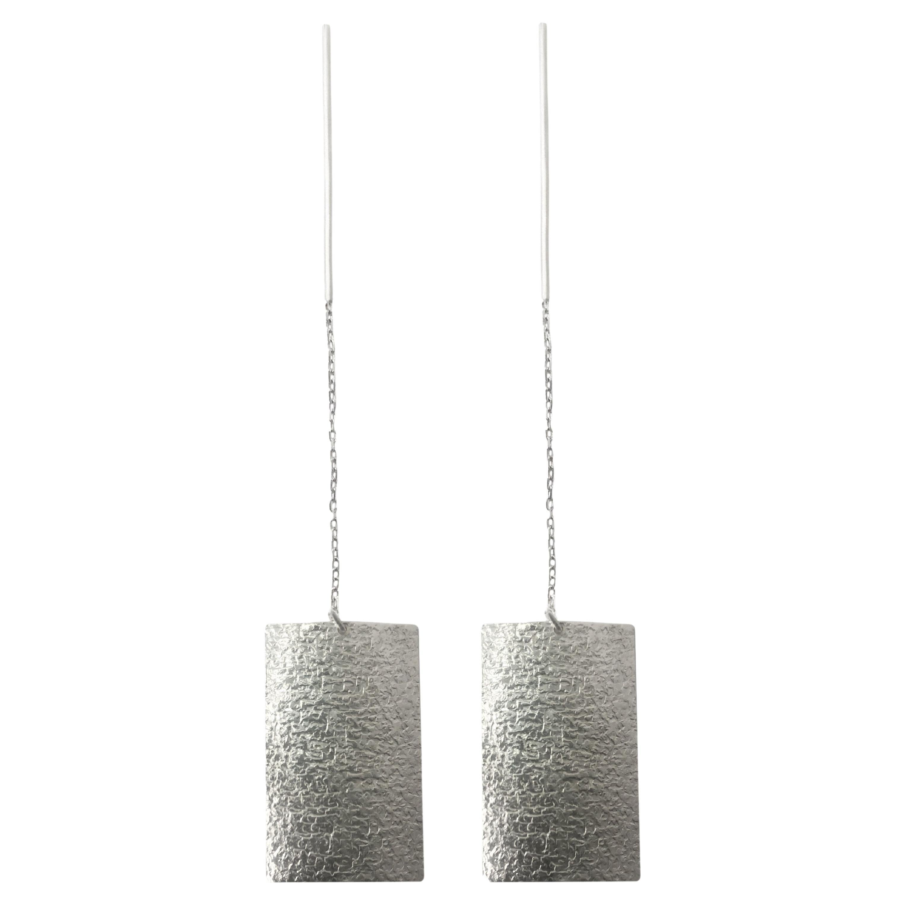 Pair pendant contemporary threaders chain earrings with minimalistic texture For Sale