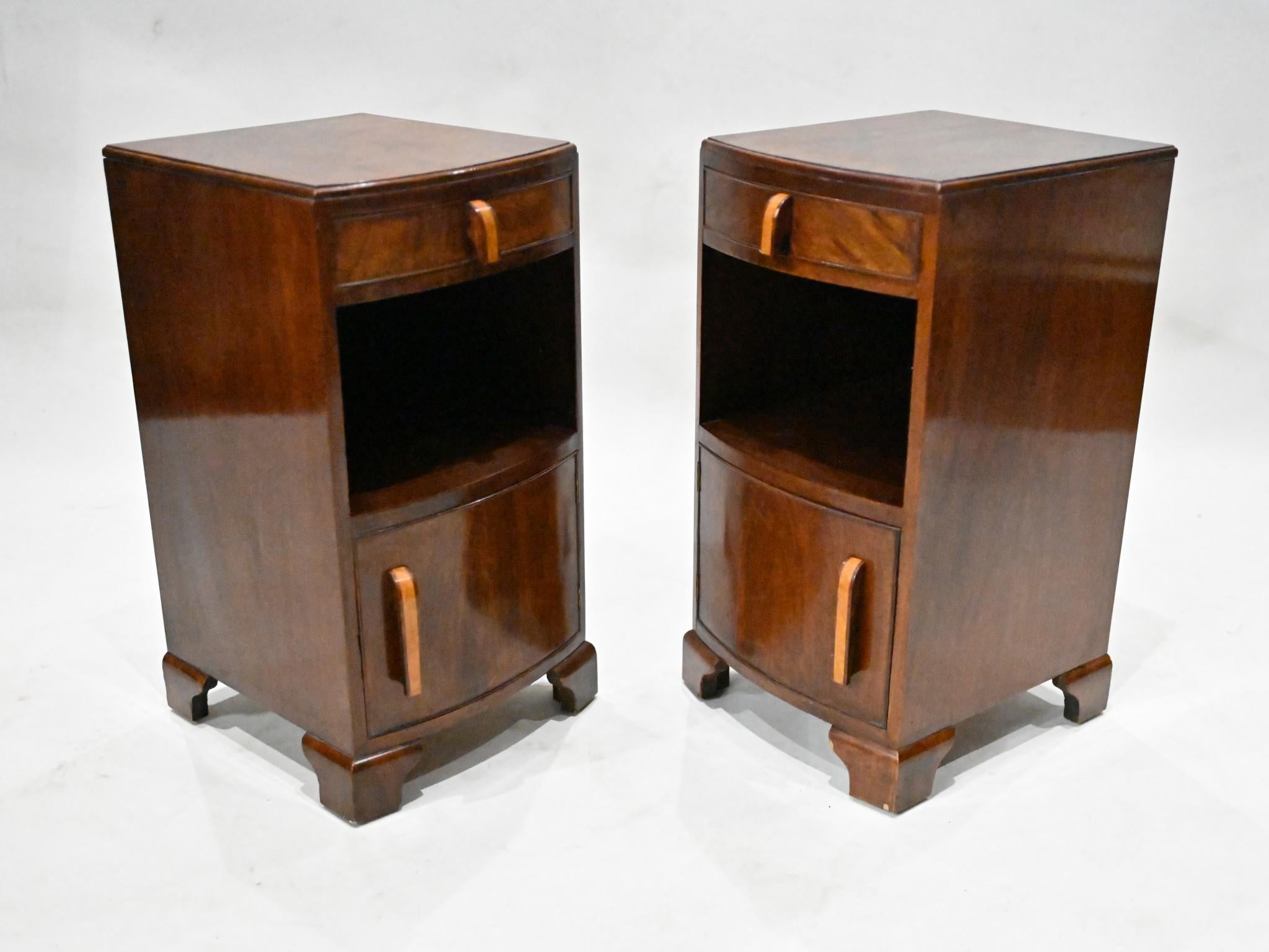 Gorgeous pair of art deco bedside cabinets
Period art deco - circa 1930
Clean and minimal design perfect for modern interiors
Offered in great condition ready for home use right away
Will ship to anywhere in the world - please get in touch for a