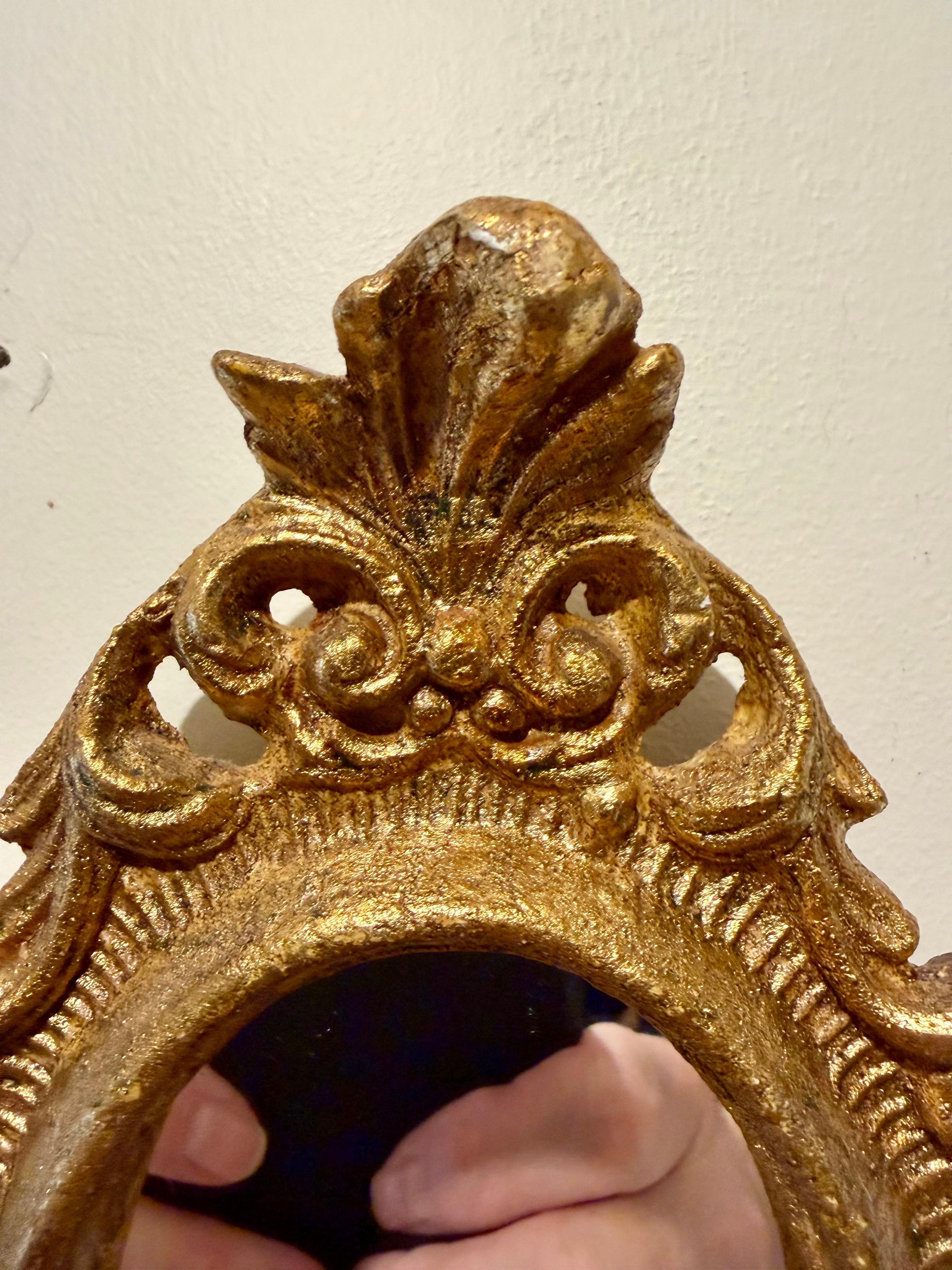 Coppia di specchi d'epoca in legno dorato Florentine in vendita 3