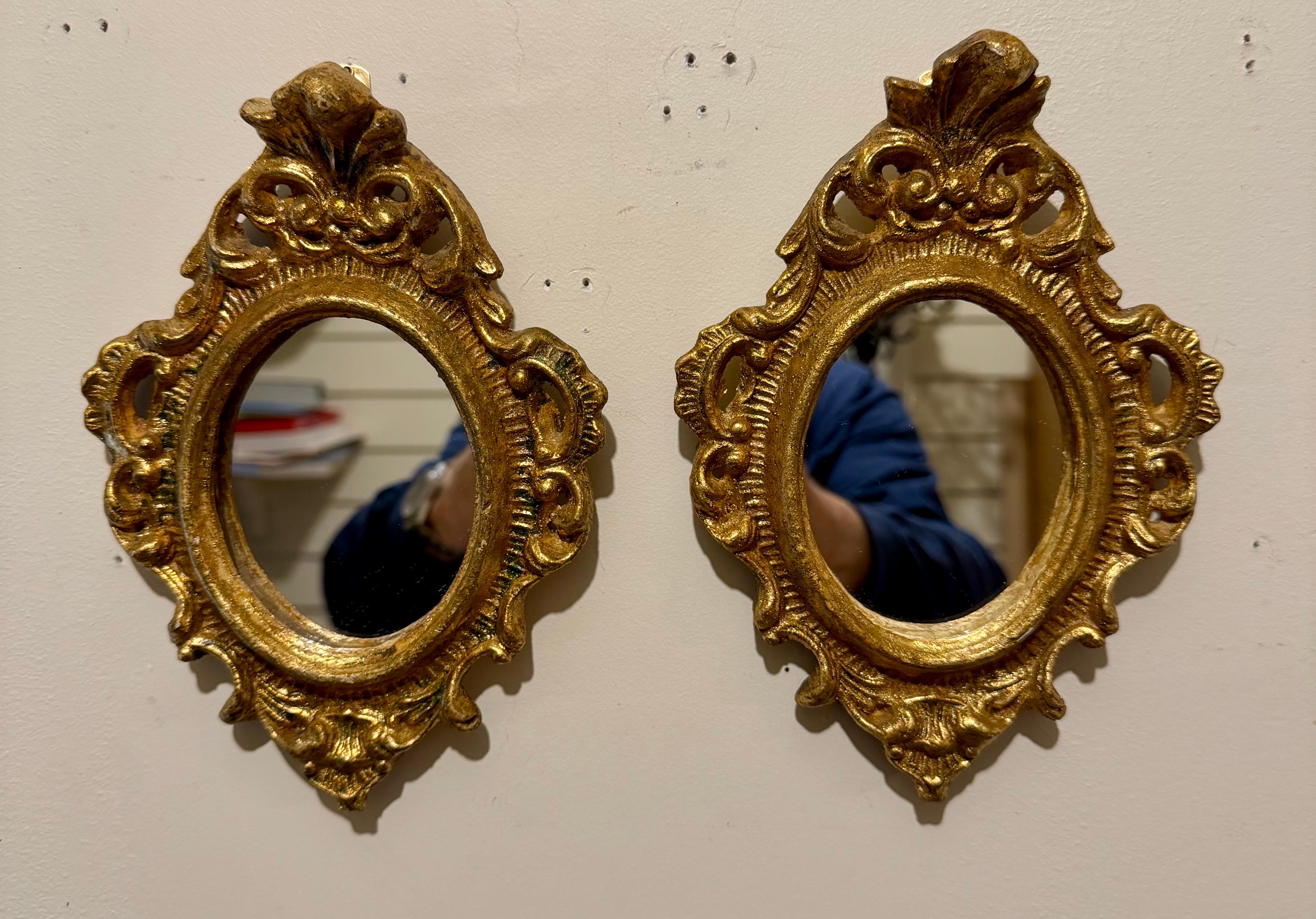 Coppia di specchi d'epoca in legno dorato Florentine in vendita 4