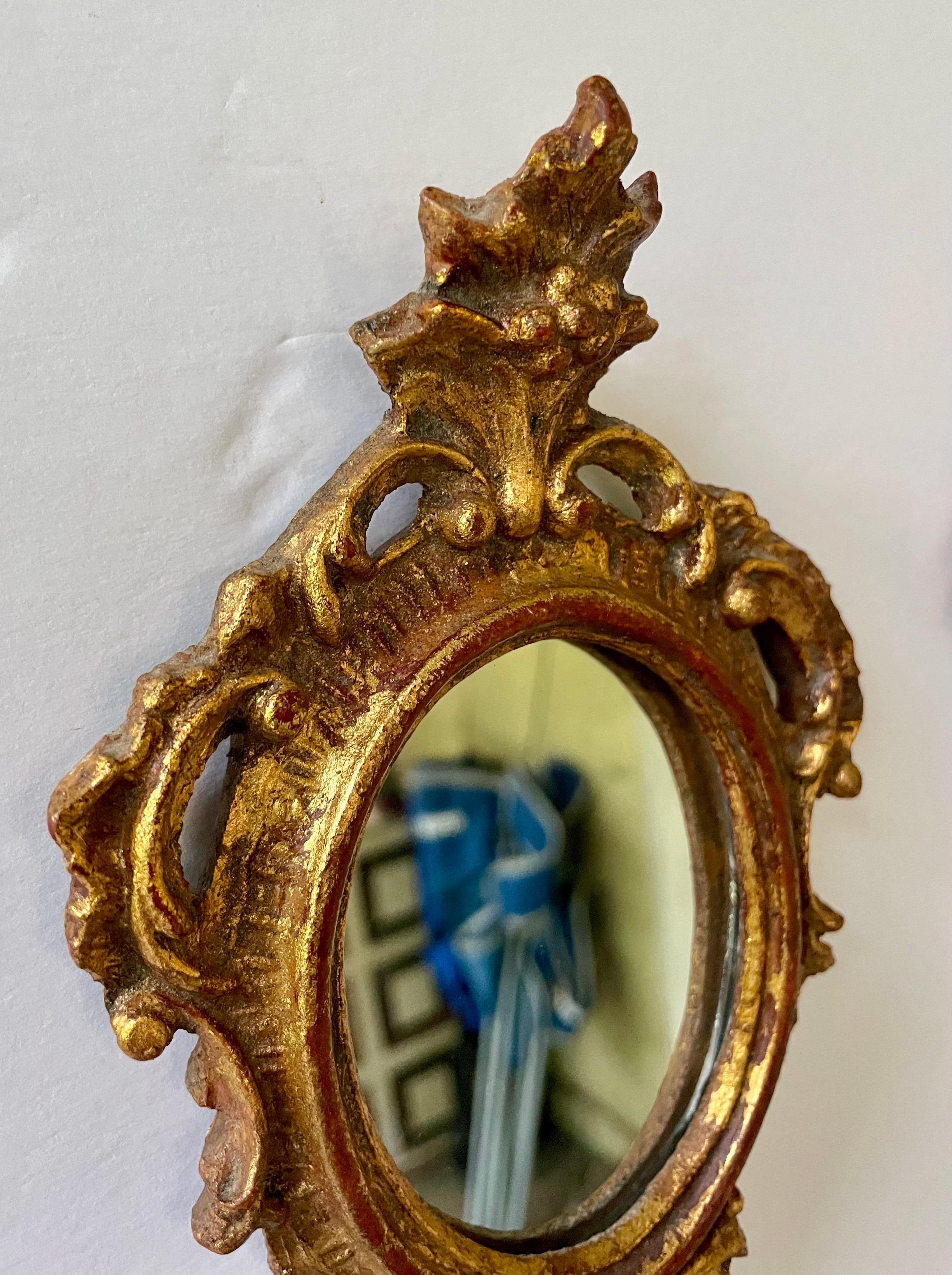 Coppia di specchi d'epoca in legno dorato Florentine in vendita 6