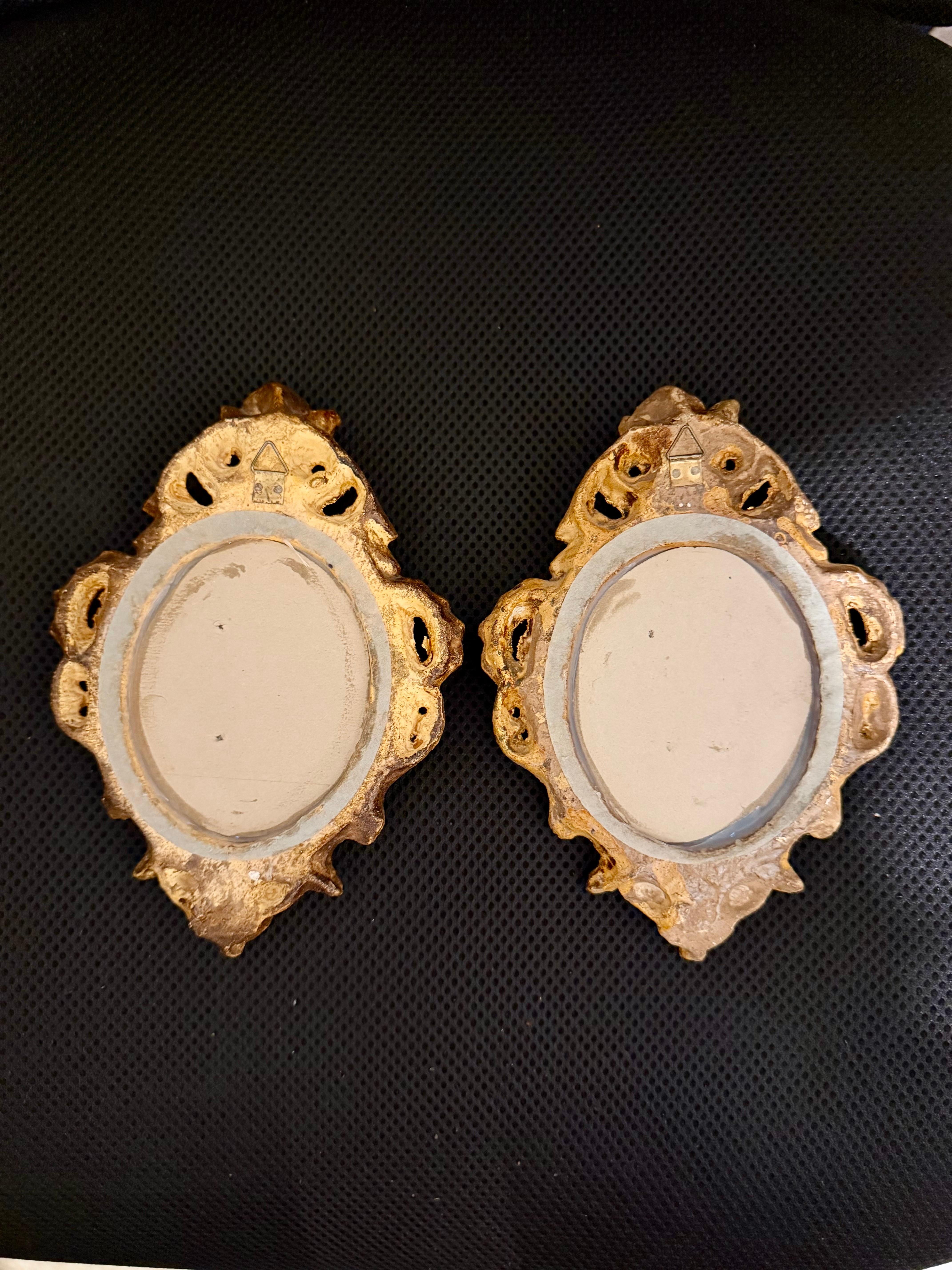 Specchio Coppia di specchi d'epoca in legno dorato Florentine in vendita