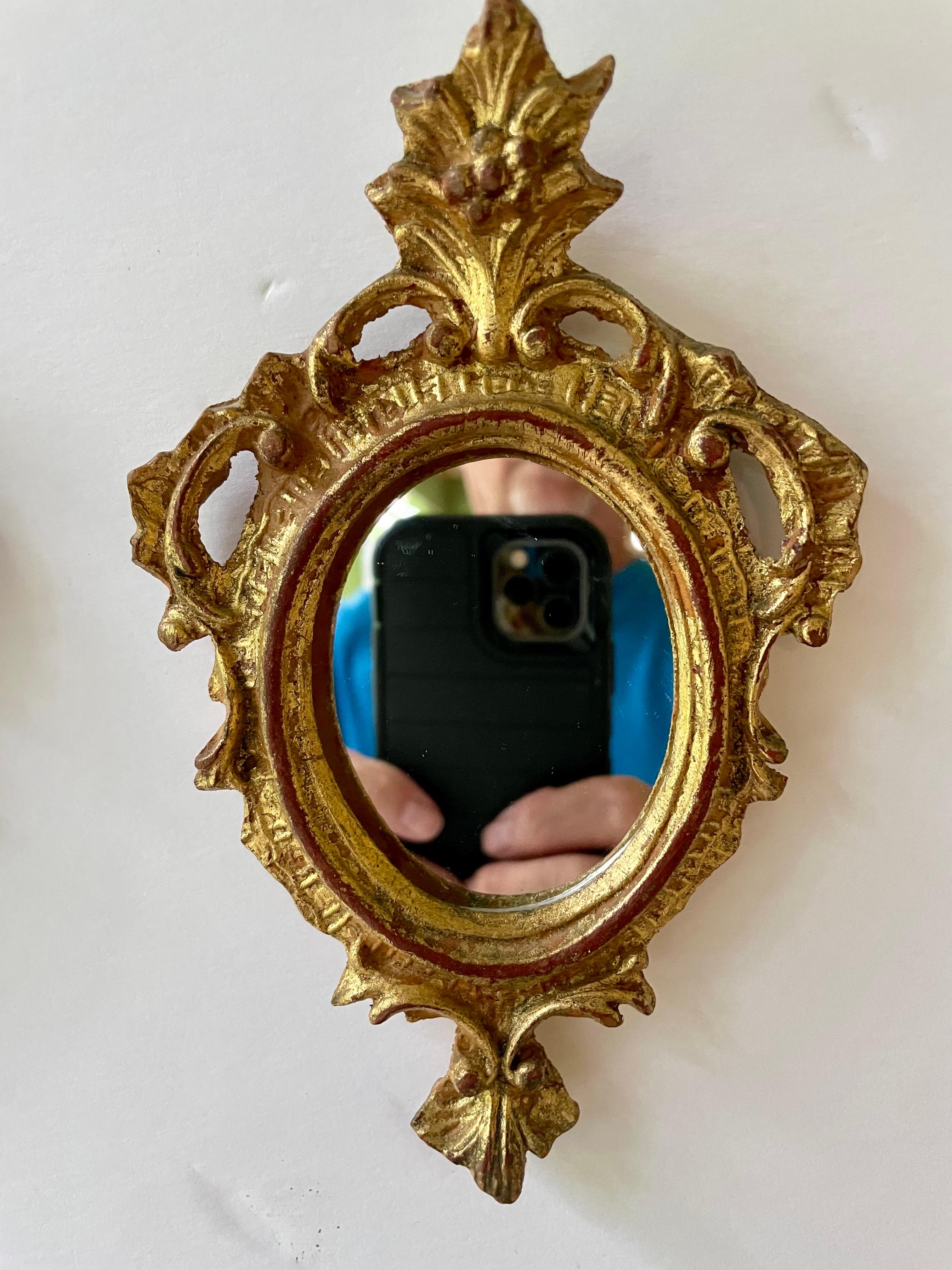 Coppia di specchi d'epoca in legno dorato Florentine in vendita 1