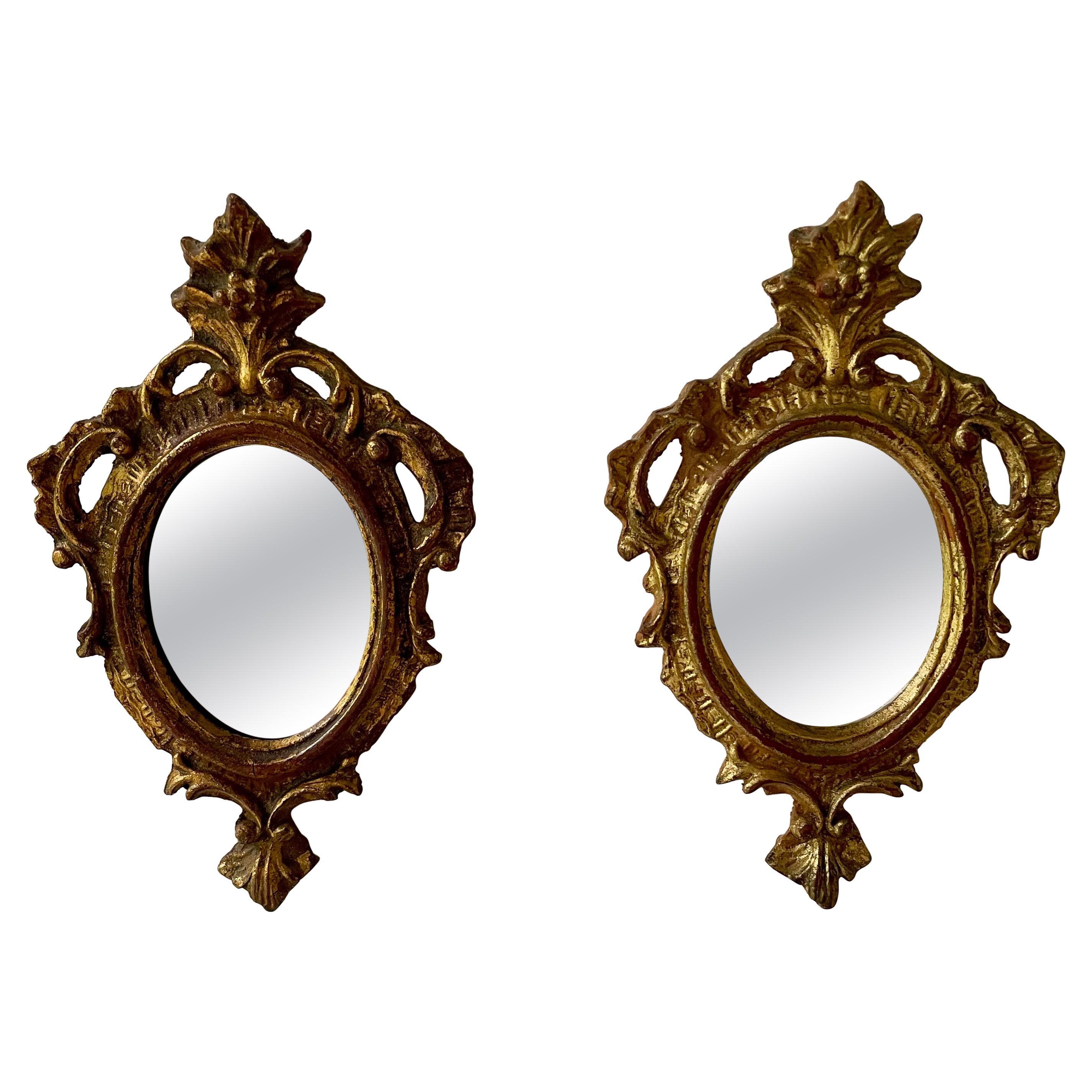 Coppia di specchi d'epoca in legno dorato Florentine in vendita