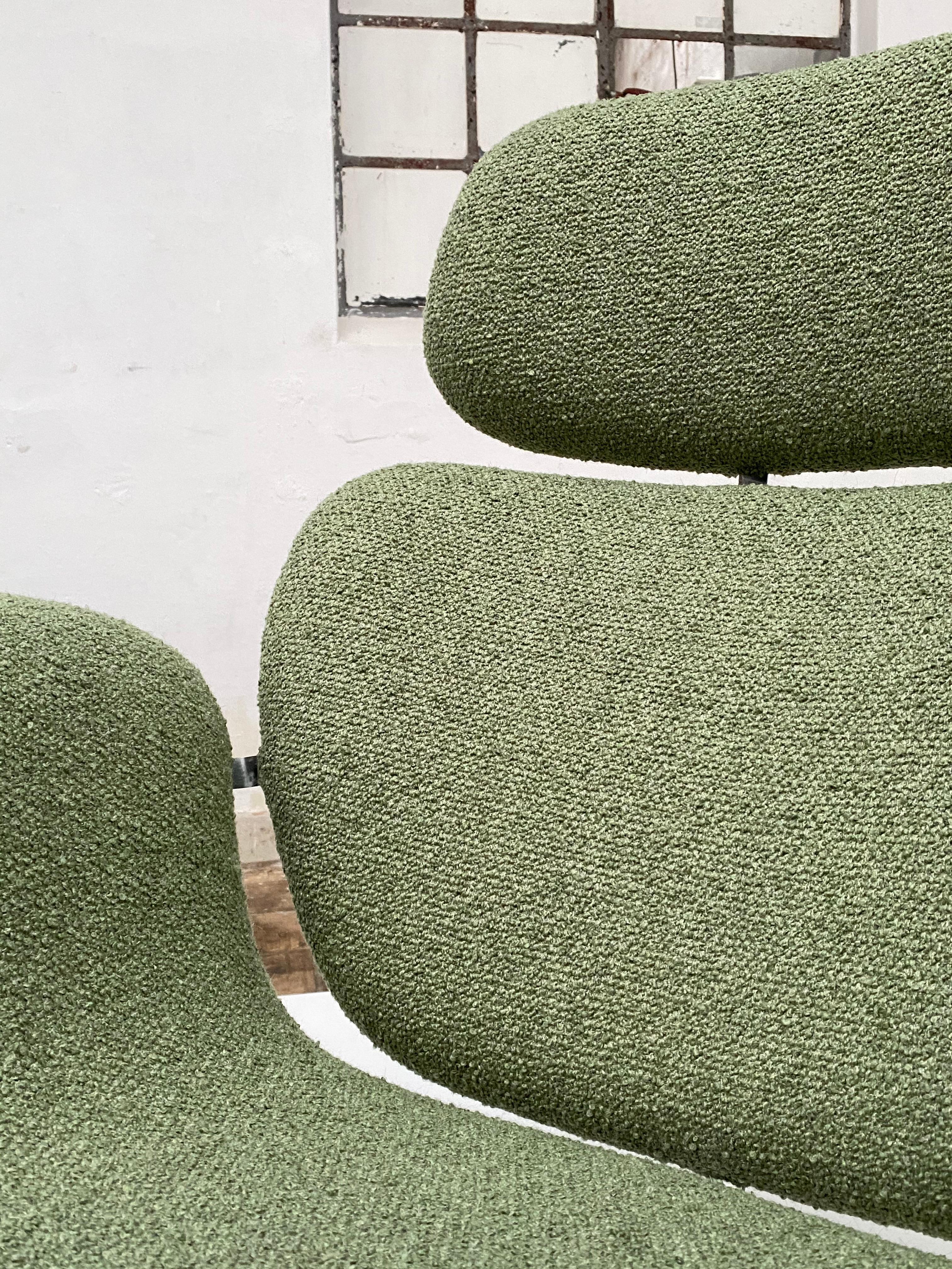 Mid-Century Modern Pair of Pierre Paulin F551 Big Tulip Lounge Chairs Artifort 1960s New Upholstery