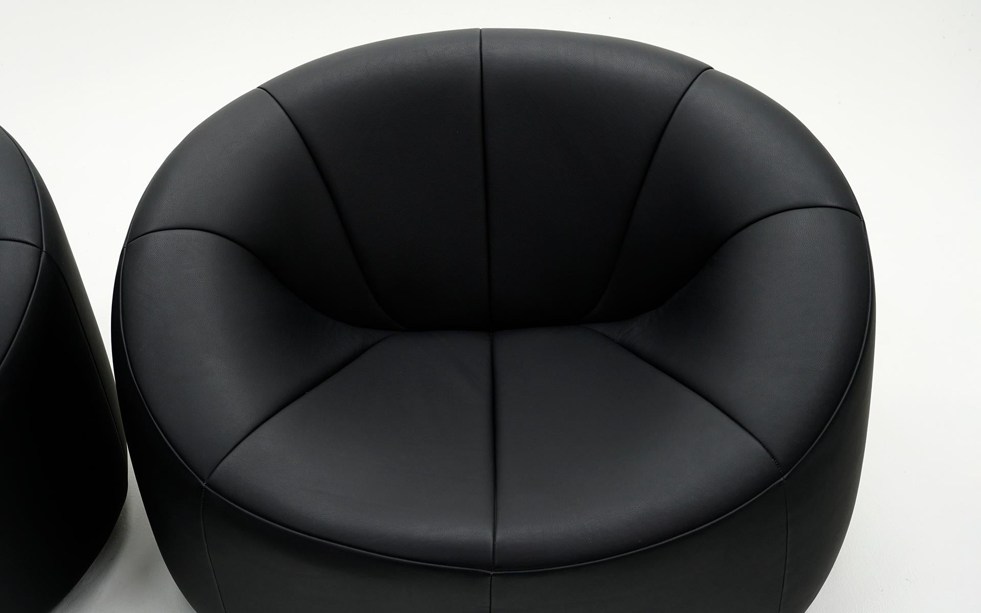 Pair Pierre Paulin Pumpkin Chairs for Ligne Roses, France, 2008.  Signed. In Good Condition For Sale In Kansas City, MO