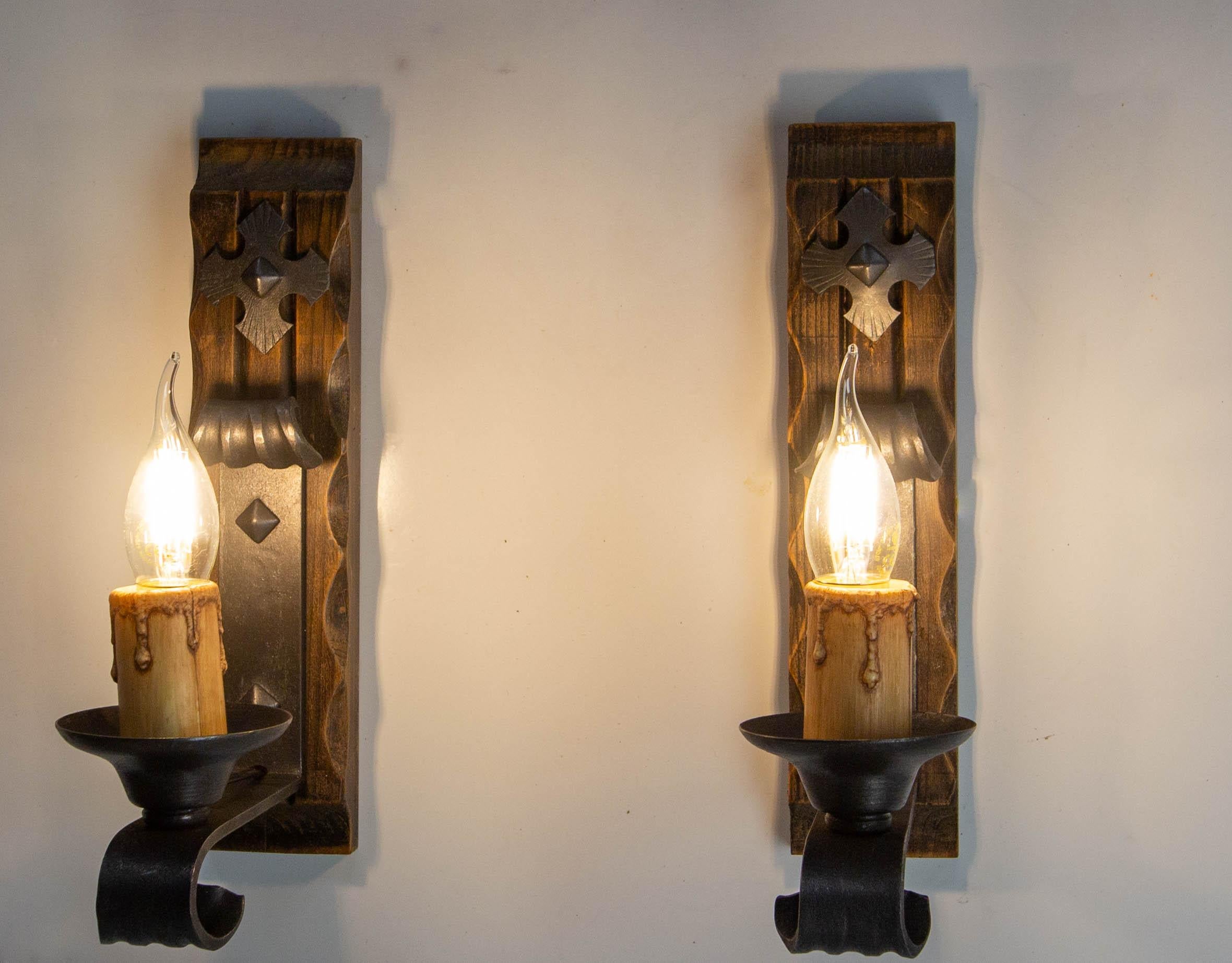 Pair Pine & Wrought Iron Sconces Wall Lights French, 1960 In Good Condition For Sale In Labrit, Landes