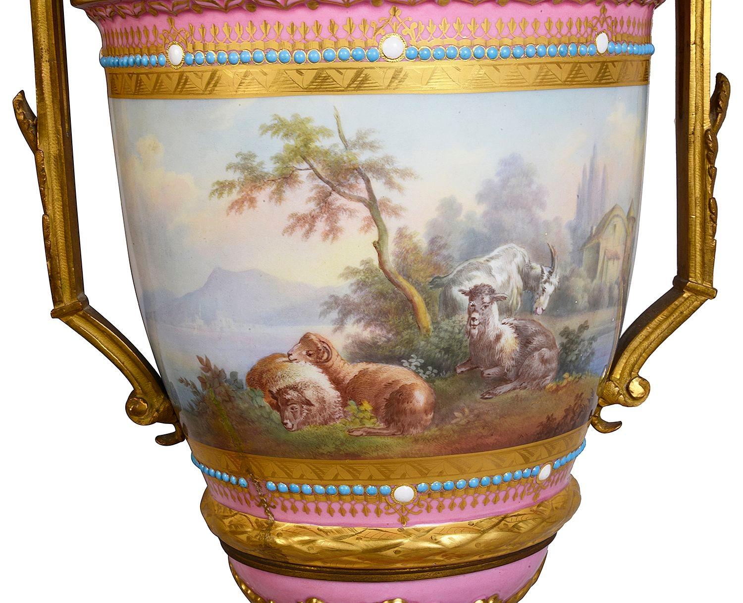 Porcellana Coppia di vasi rosa in stile Sèvres, XIX secolo in vendita