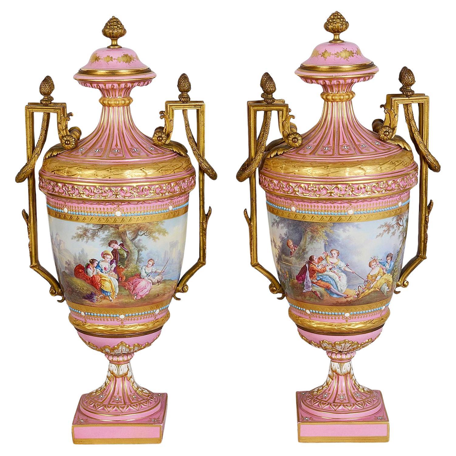Coppia di vasi rosa in stile Sèvres, XIX secolo