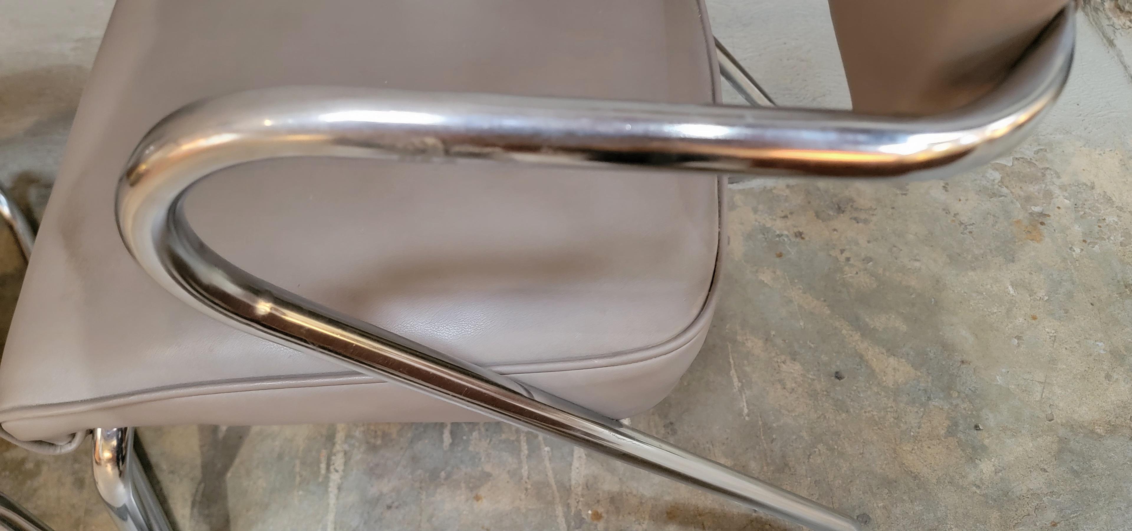 Coppia di poltrone in cromo lucido di Kem Weber in vendita 2